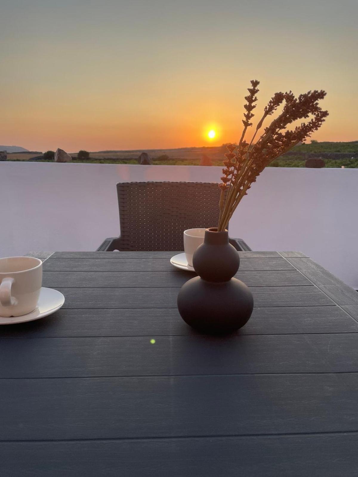 Zana's Villa-sandra Akrotiri (Santorini)