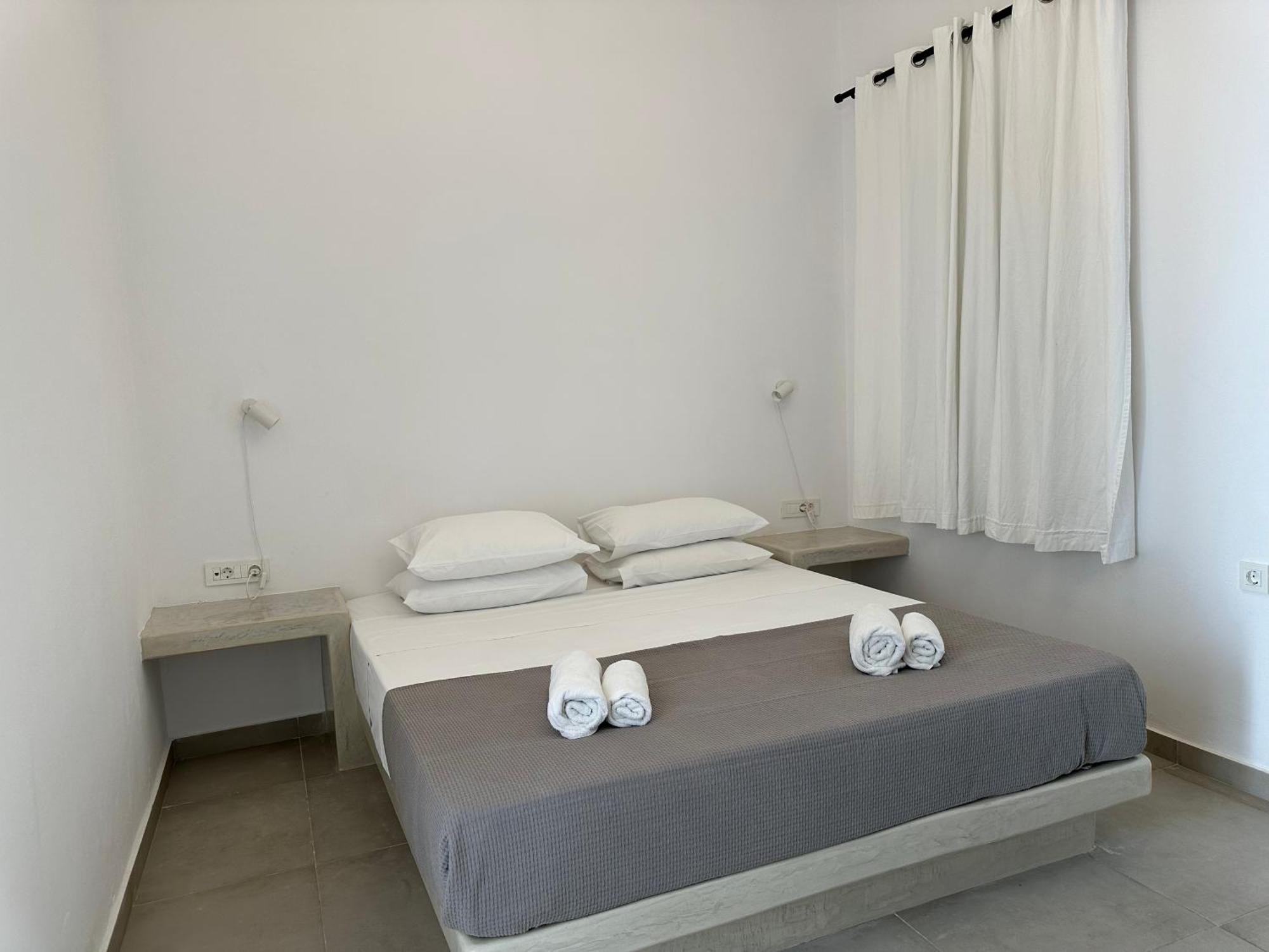 Niabelo * Kamari (Santorini)
