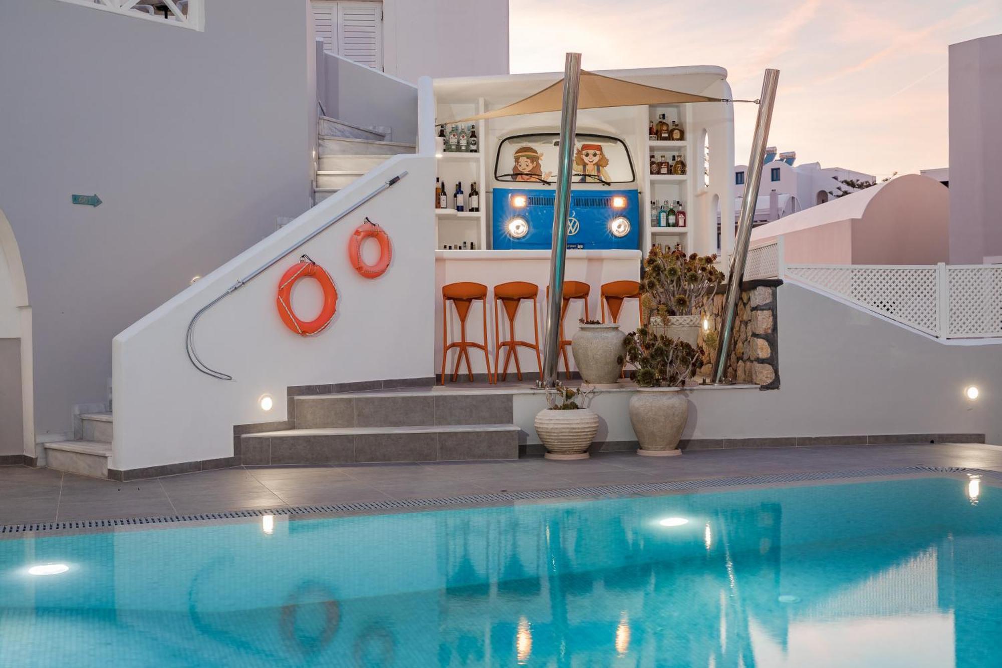 Nikolas 3* Karterados (Santorini)