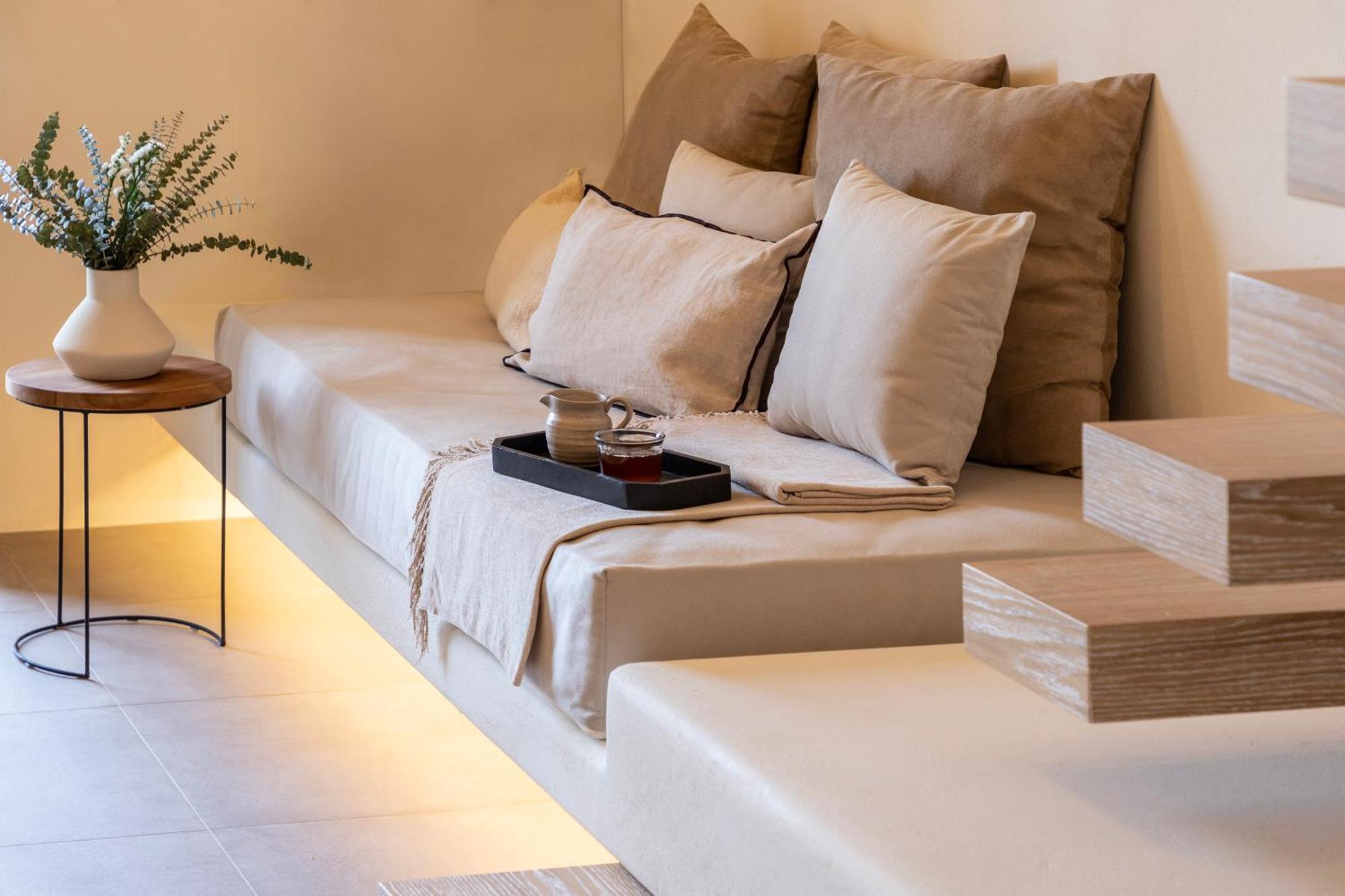 Frescoes Luxury Aparthotel *