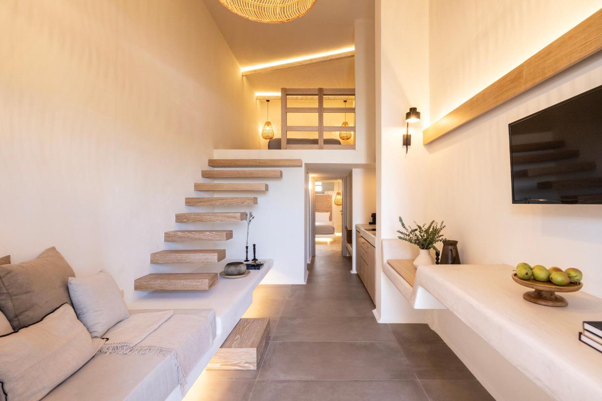 Frescoes Luxury Messaria (Santorini)