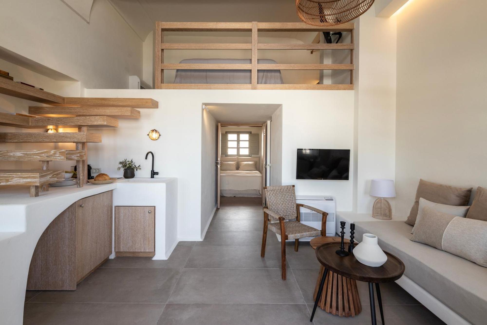 Frescoes Luxury Aparthotel Messaria (Santorini)