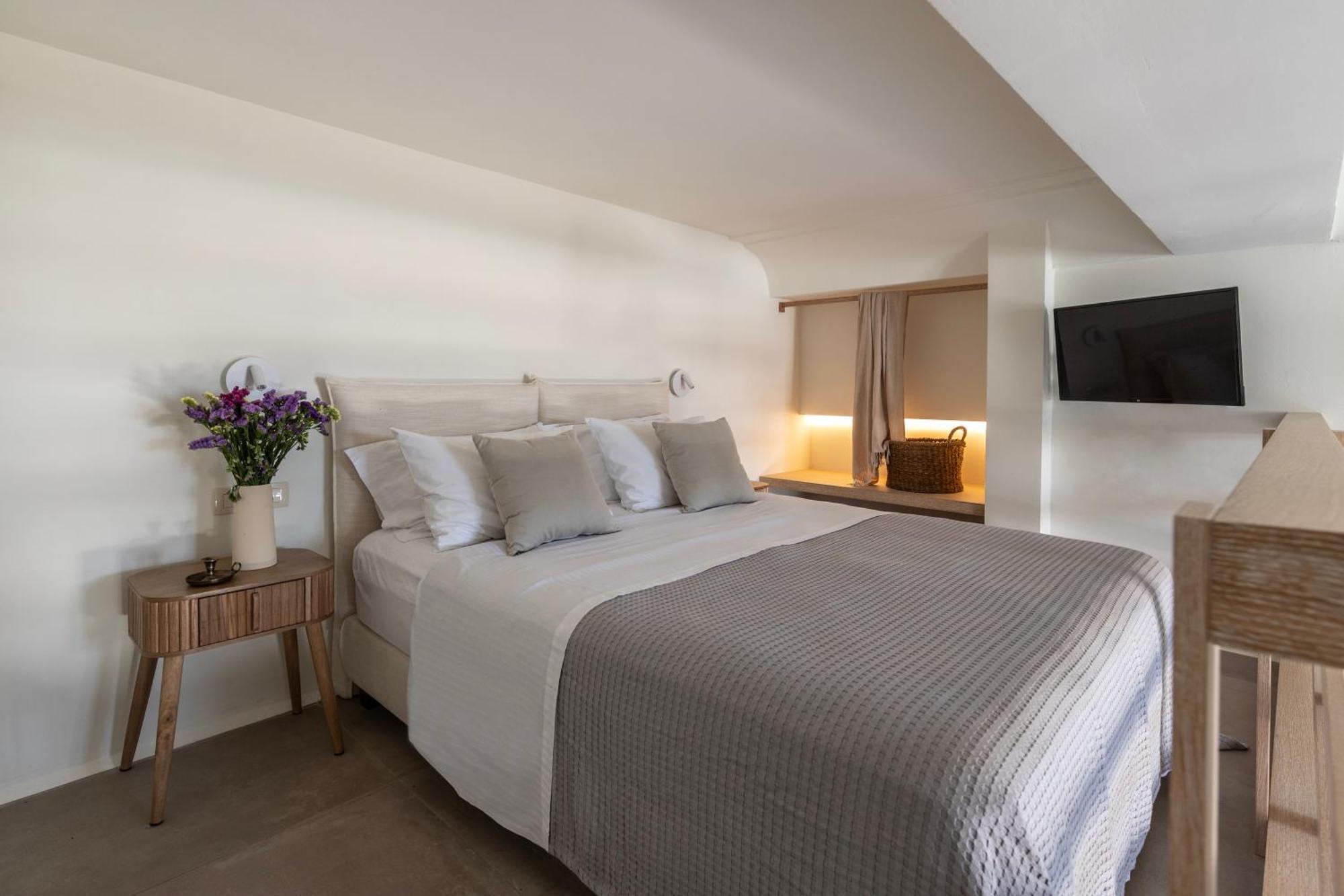 Aparthotel Frescoes Luxury *