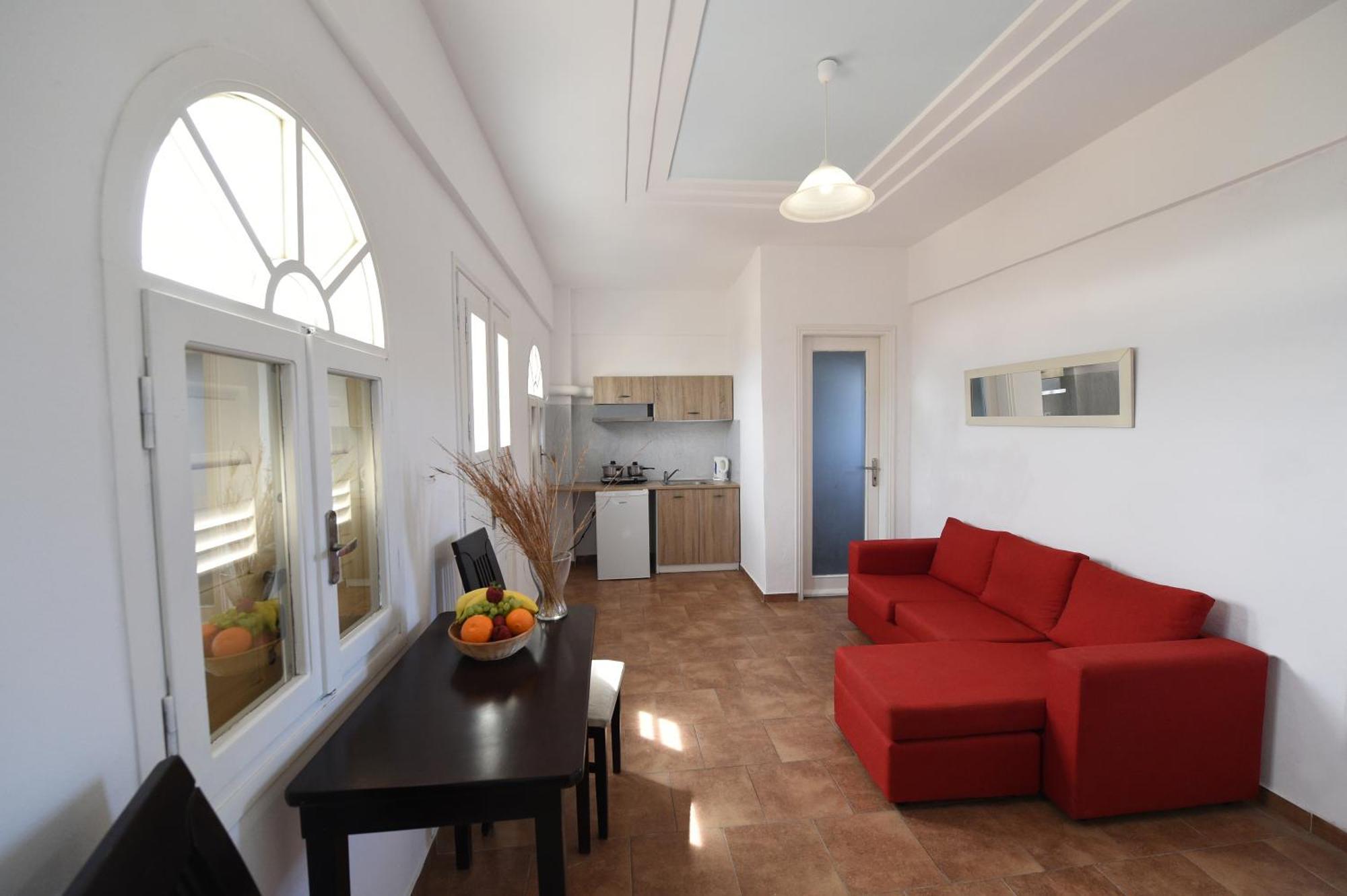 Leon Lux Aparthotel