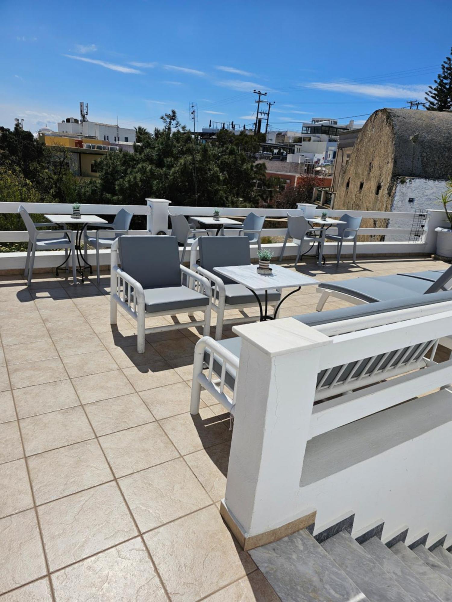 Leta Hotel *