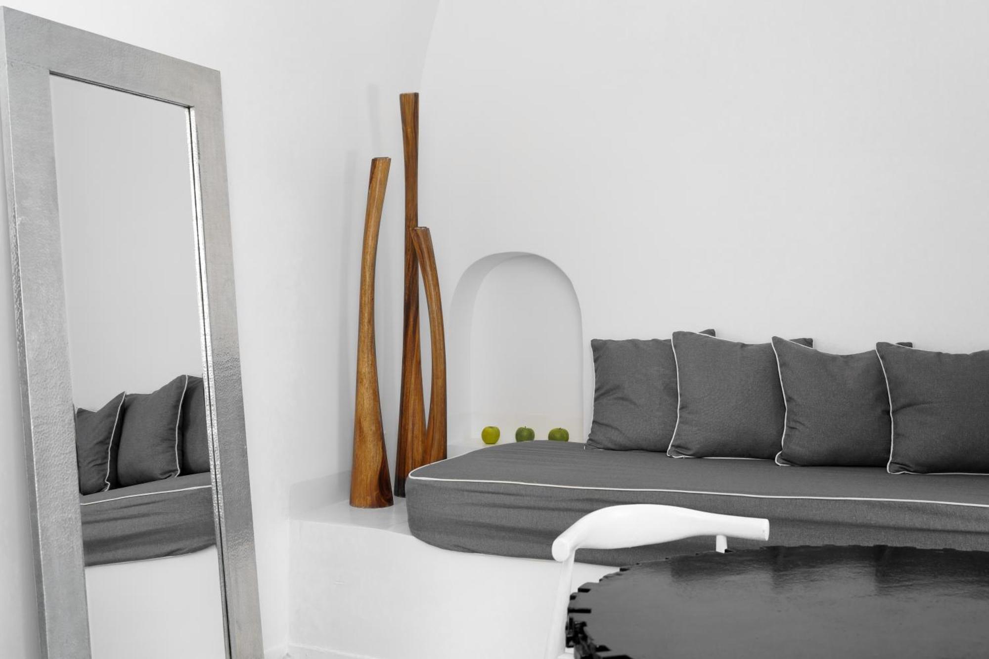 Mill New Elegant Aparthotel Fira (Santorini)