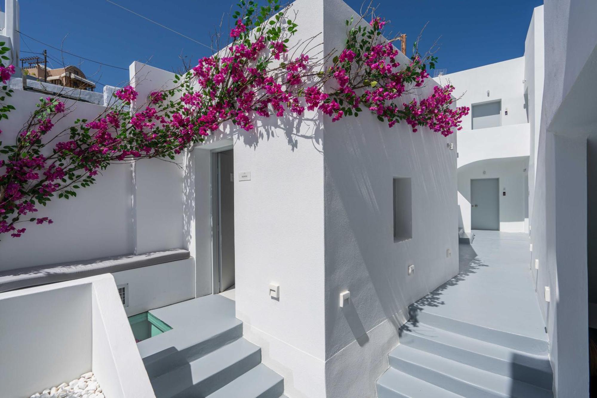 Cycladic & * Fira (Santorini)