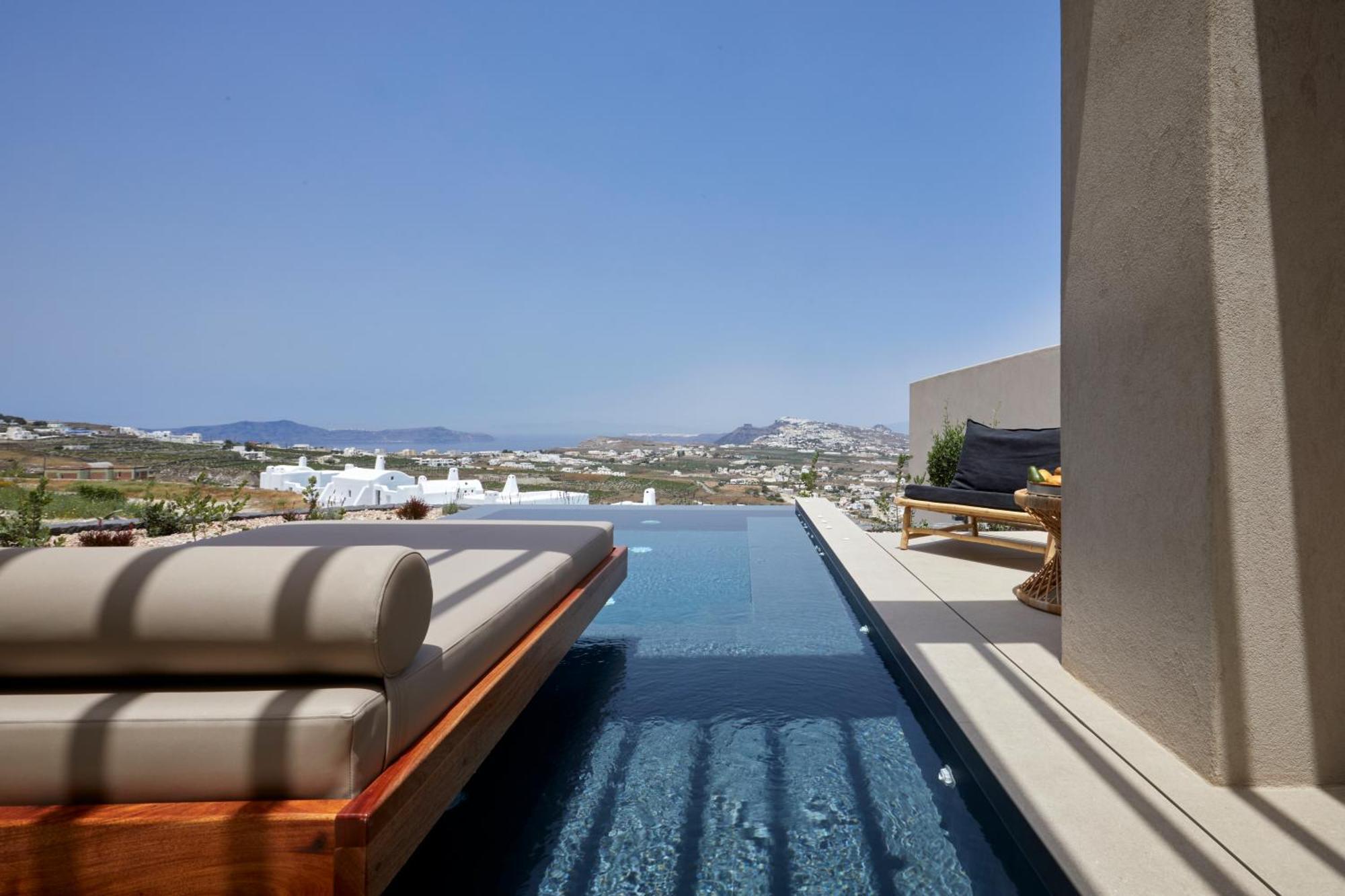 Villa North Santorini - A Luxury Pyrgos Kallistis