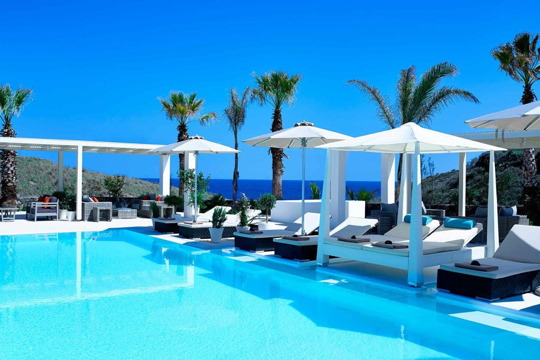 Aurora Luxury Suites 4* Imerovigli (Santorini)