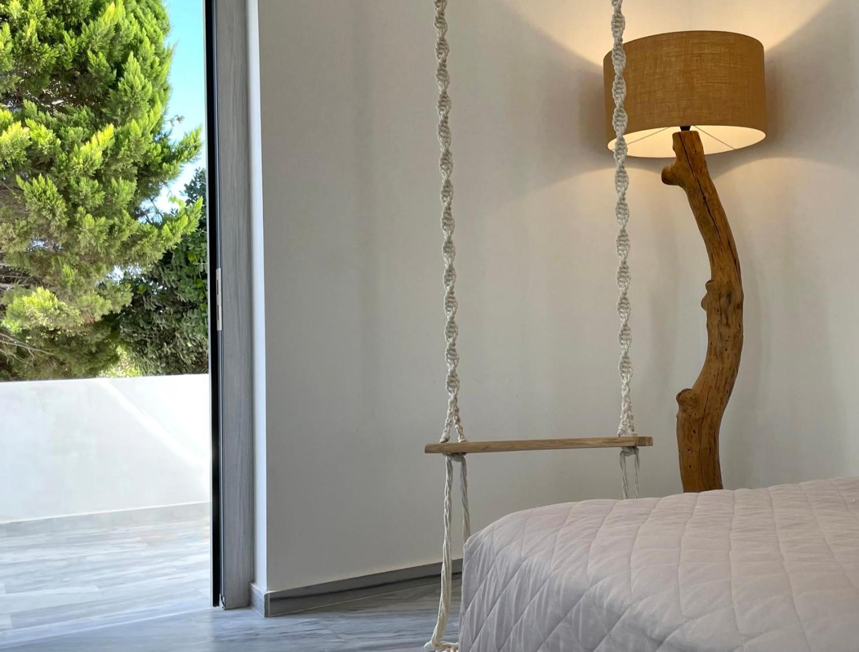 Hermoso Luxury Hotel Monolithos (Santorini)