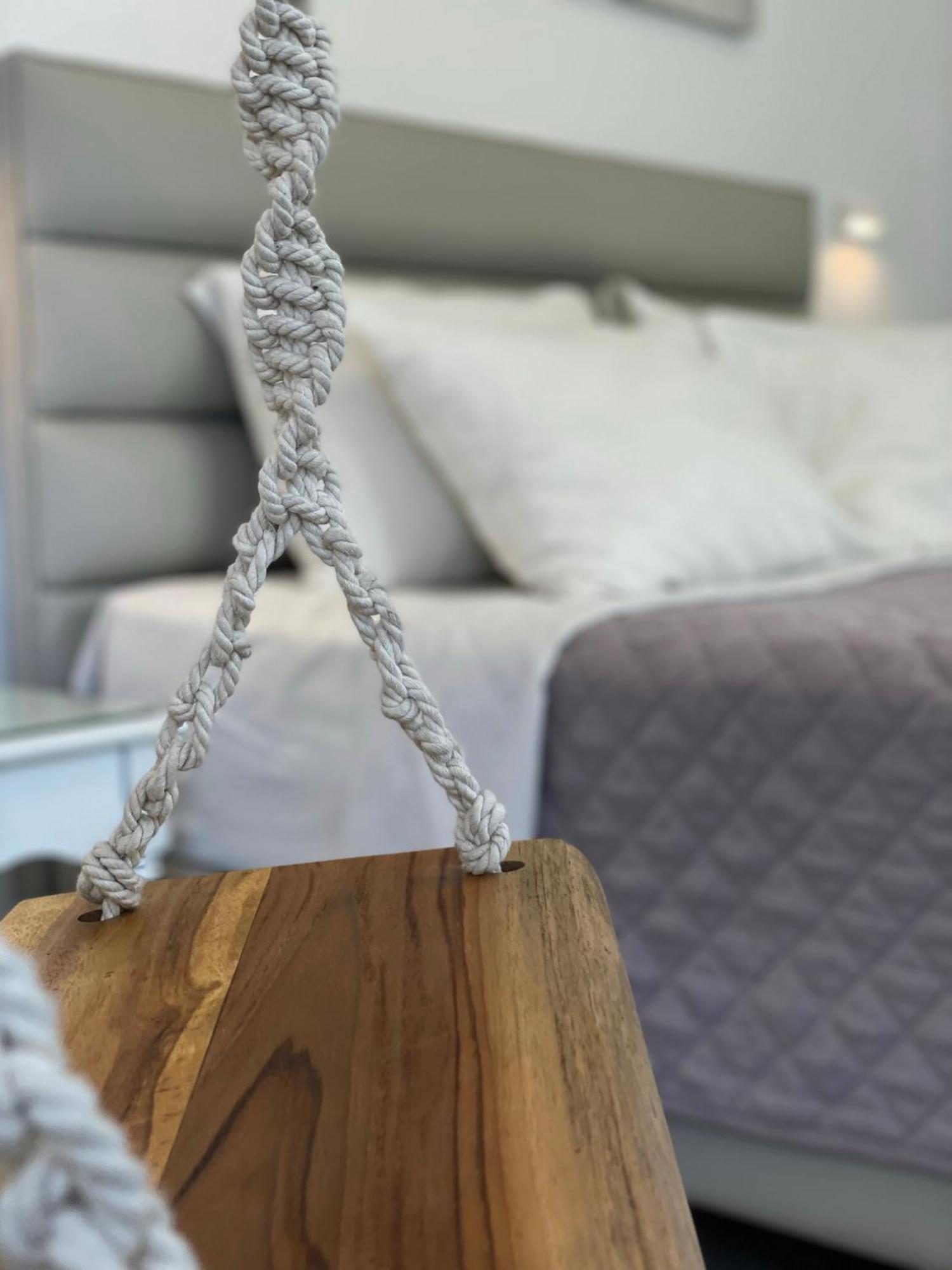 Hermoso Luxury Monolithos (Santorini)