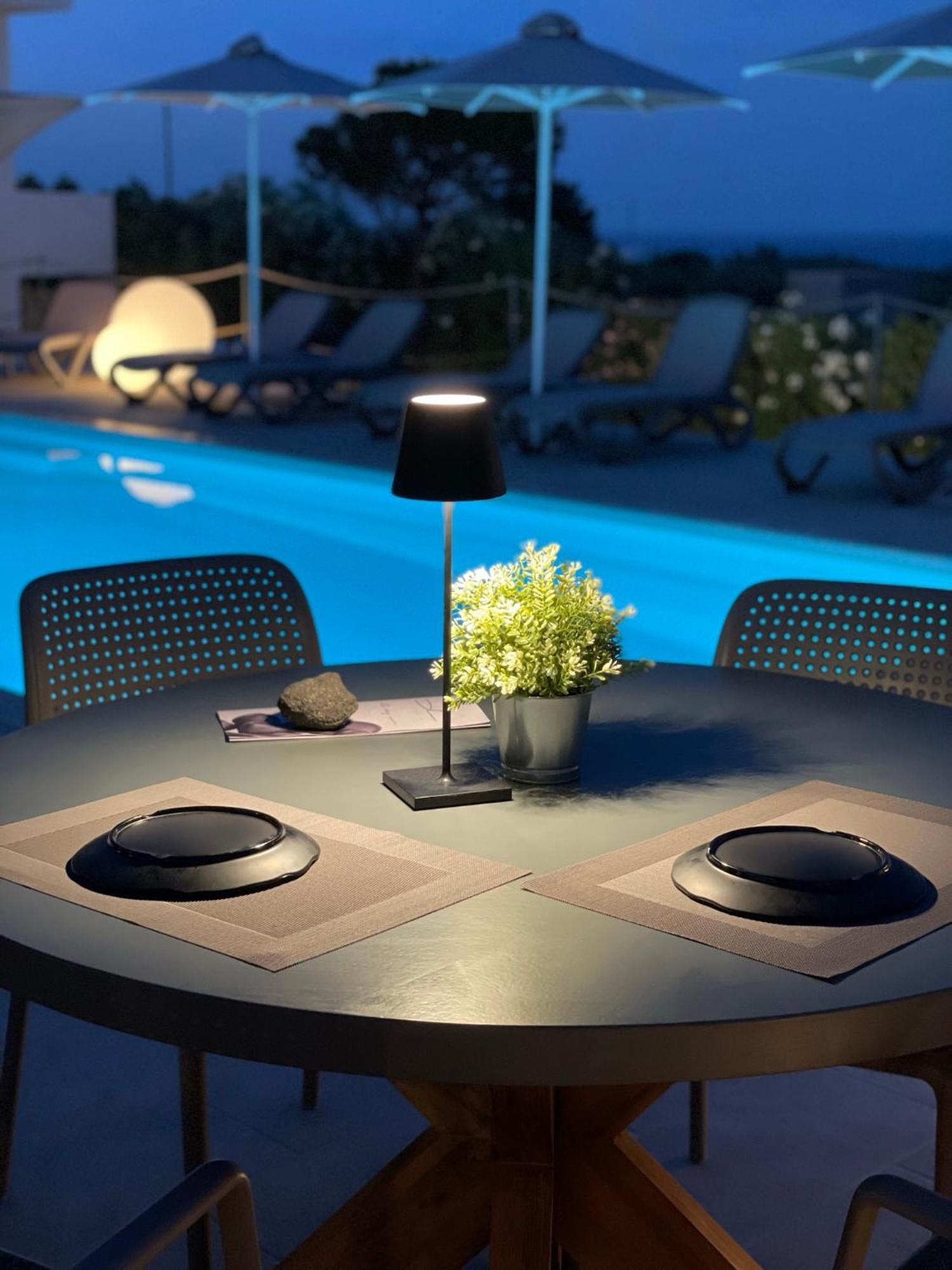 Hotel Hermoso Luxury Monolithos (Santorini)