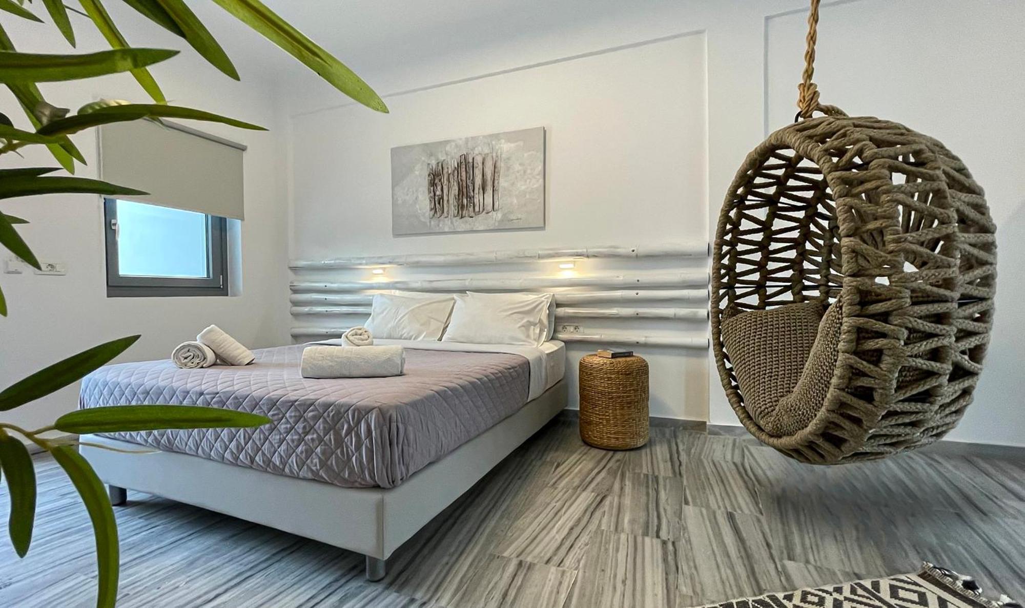 Hermoso Luxury Hotel Monolithos (Santorini)