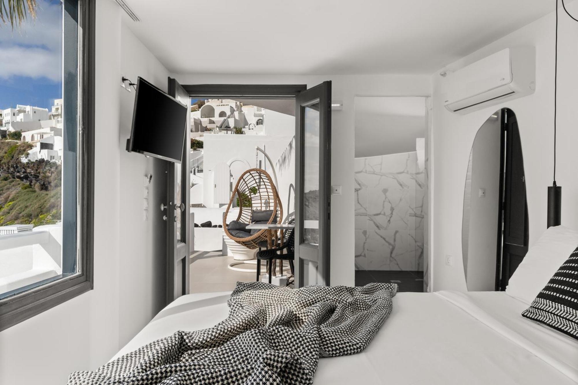 Mill New Elegant 4* Fira (Santorini)