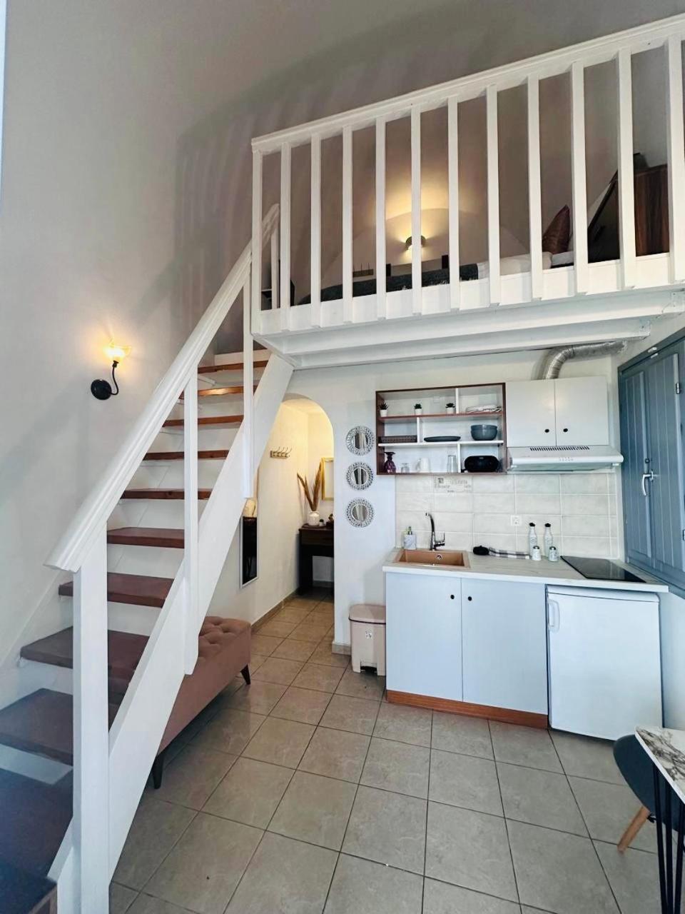 Mare Nostrum Santo Apartment *