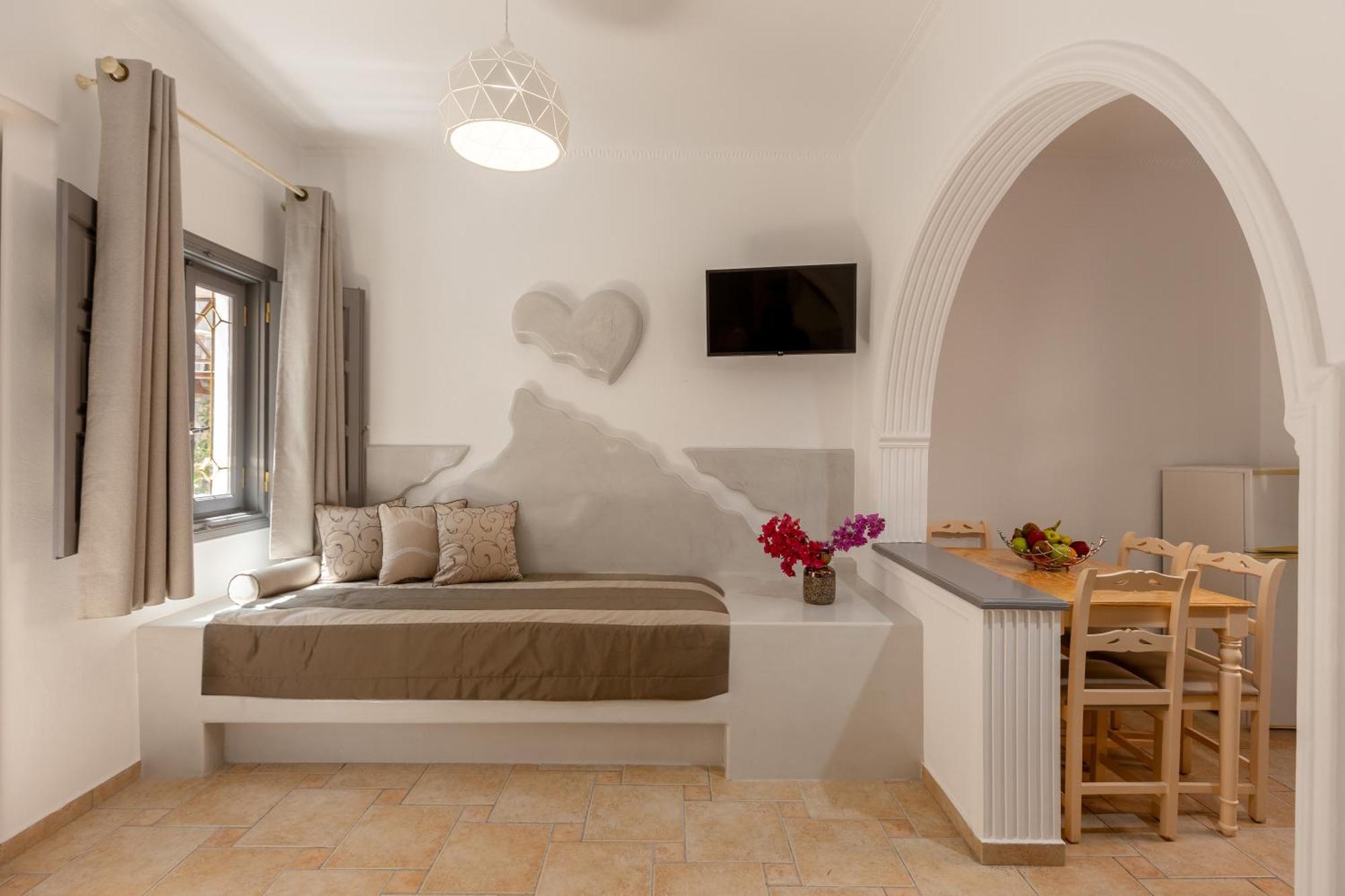 Polydefkis Hotel