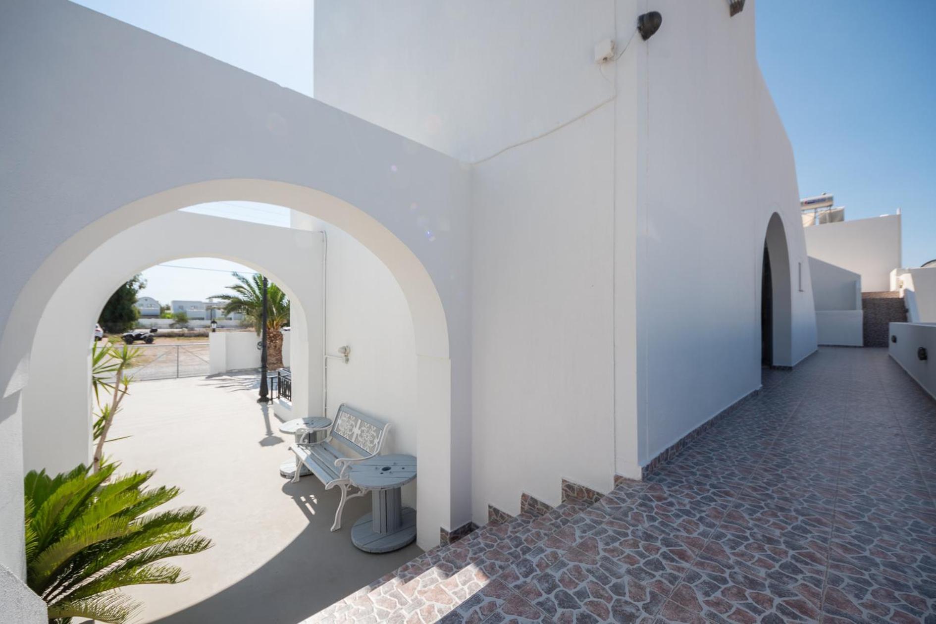 Valvis Aparthotel 2*