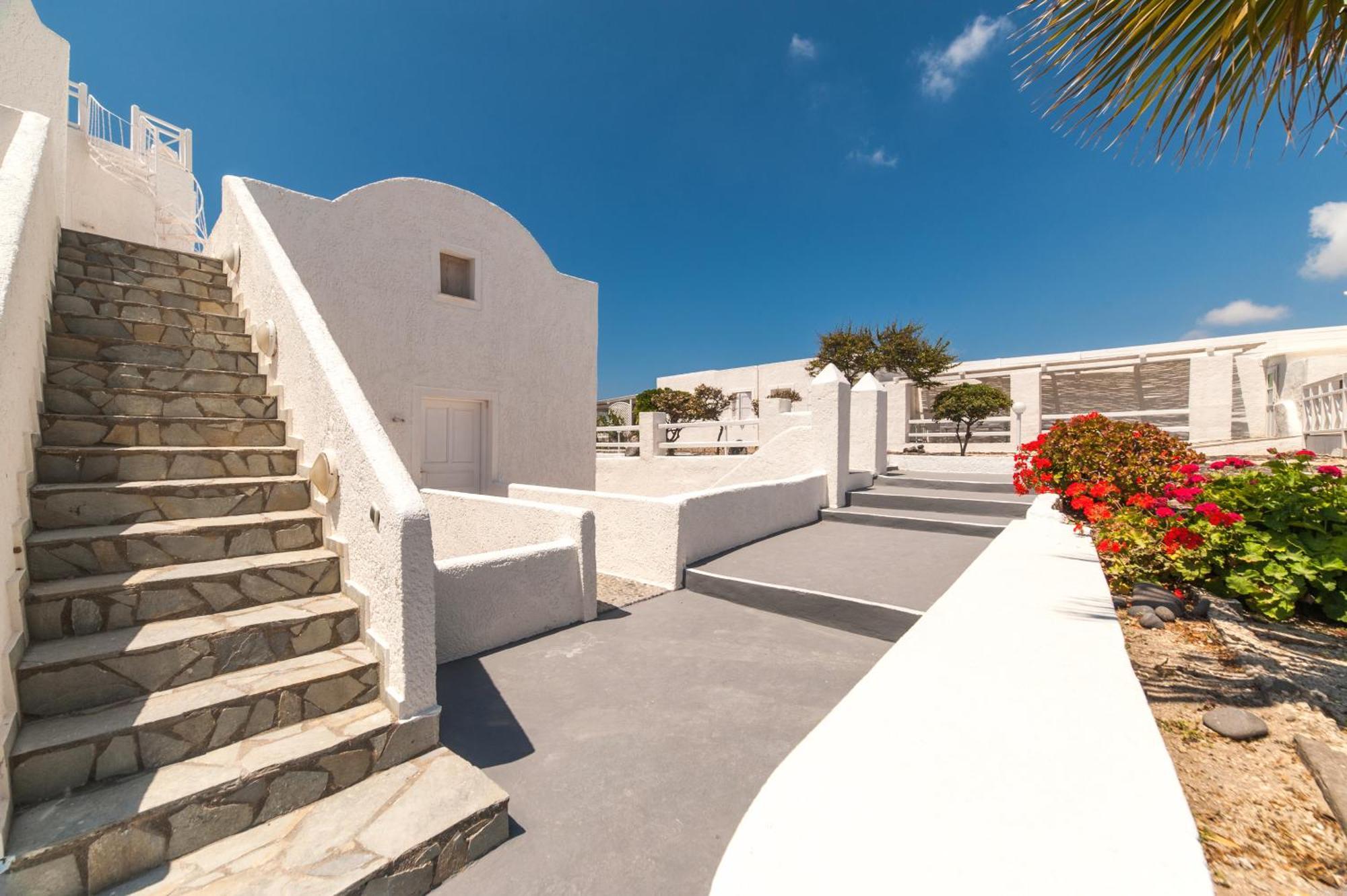Artemis Hotel