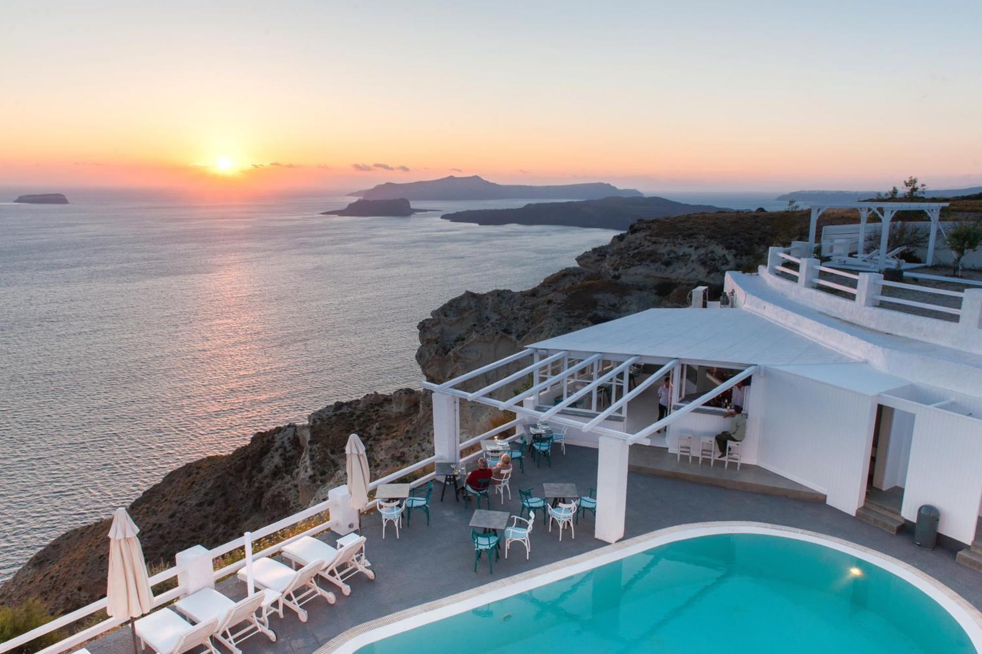 Artemis Hotel 4*
