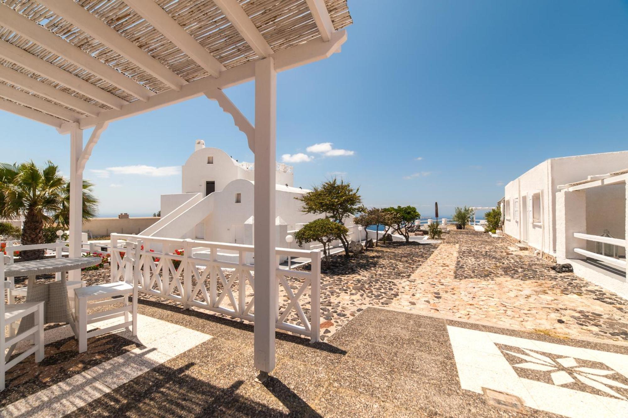 Artemis Hotel