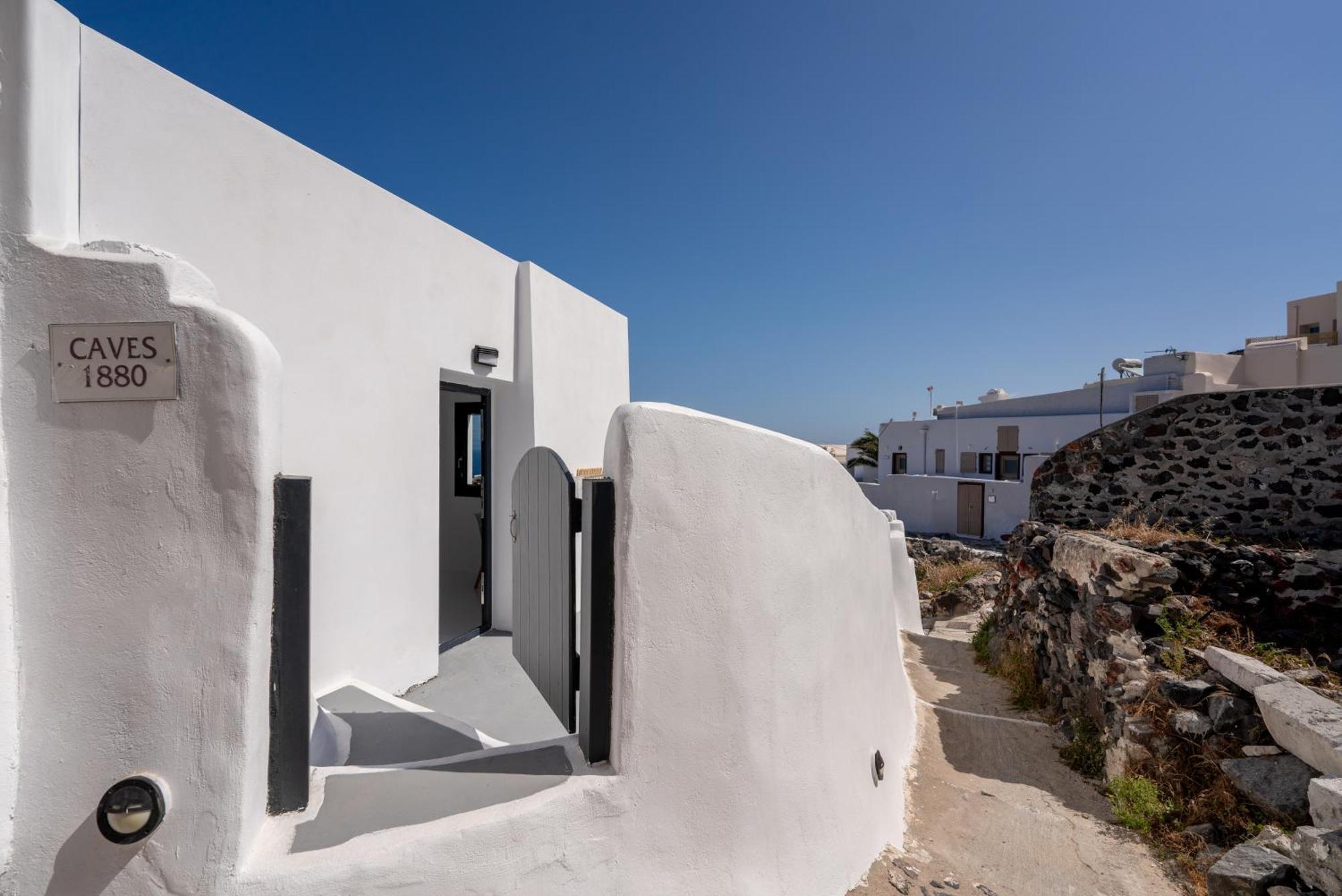 Caves 1880 Apartment Oia (Santorini)