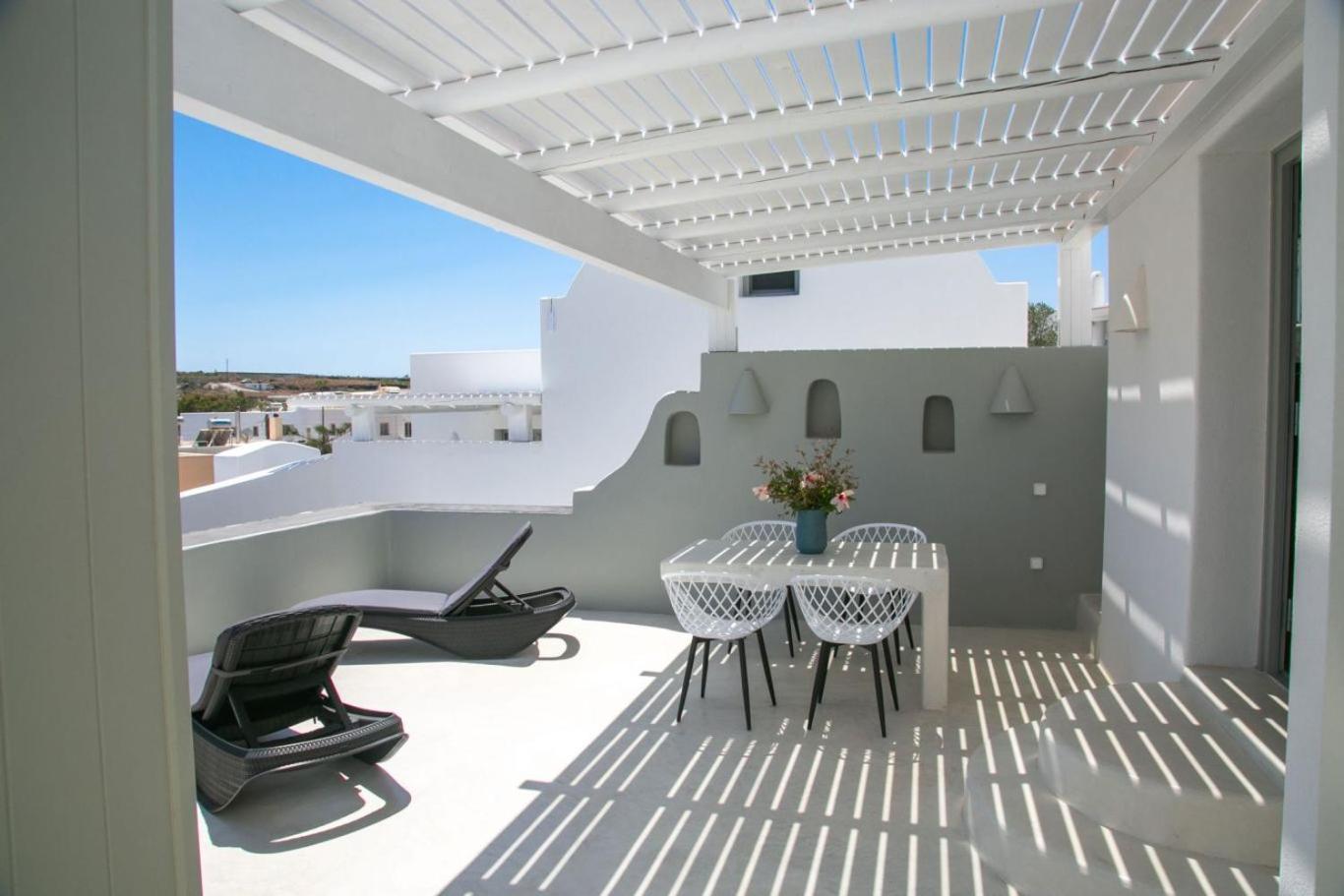 Apartment Shades Of White *