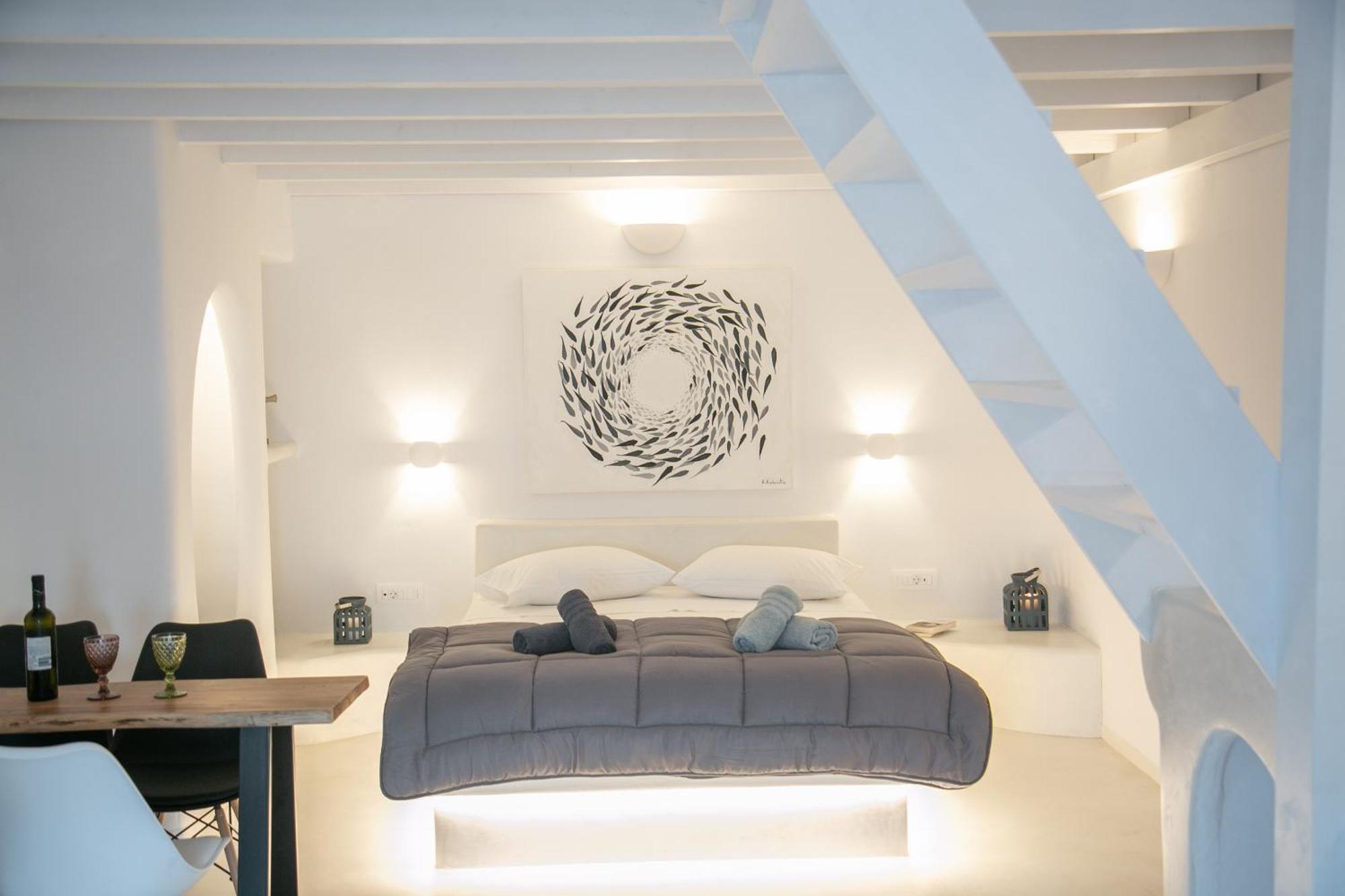 Shades Of White Apartment