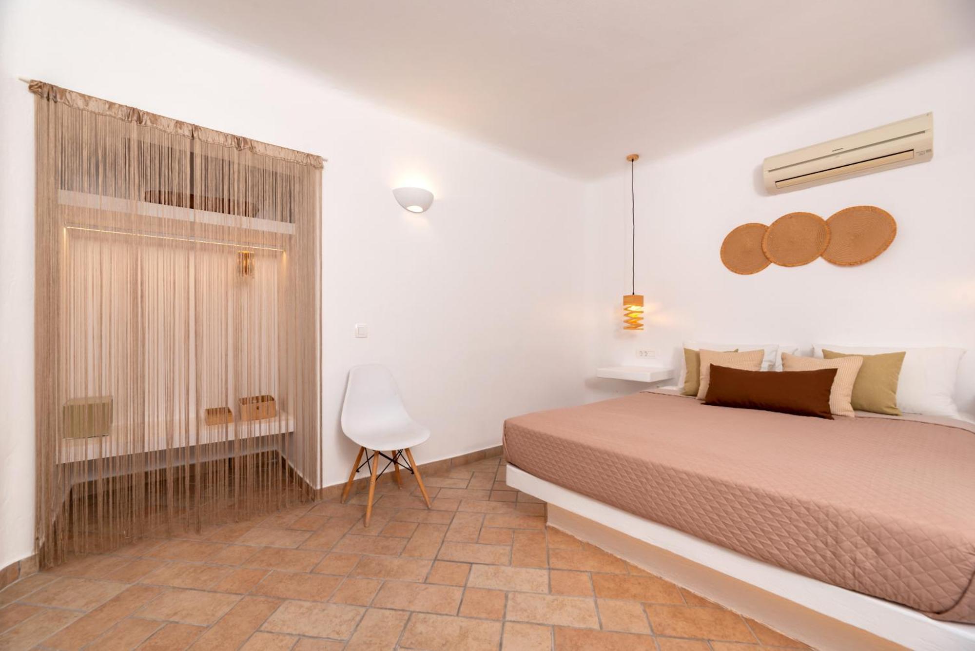 Hotel Seaside By Manos