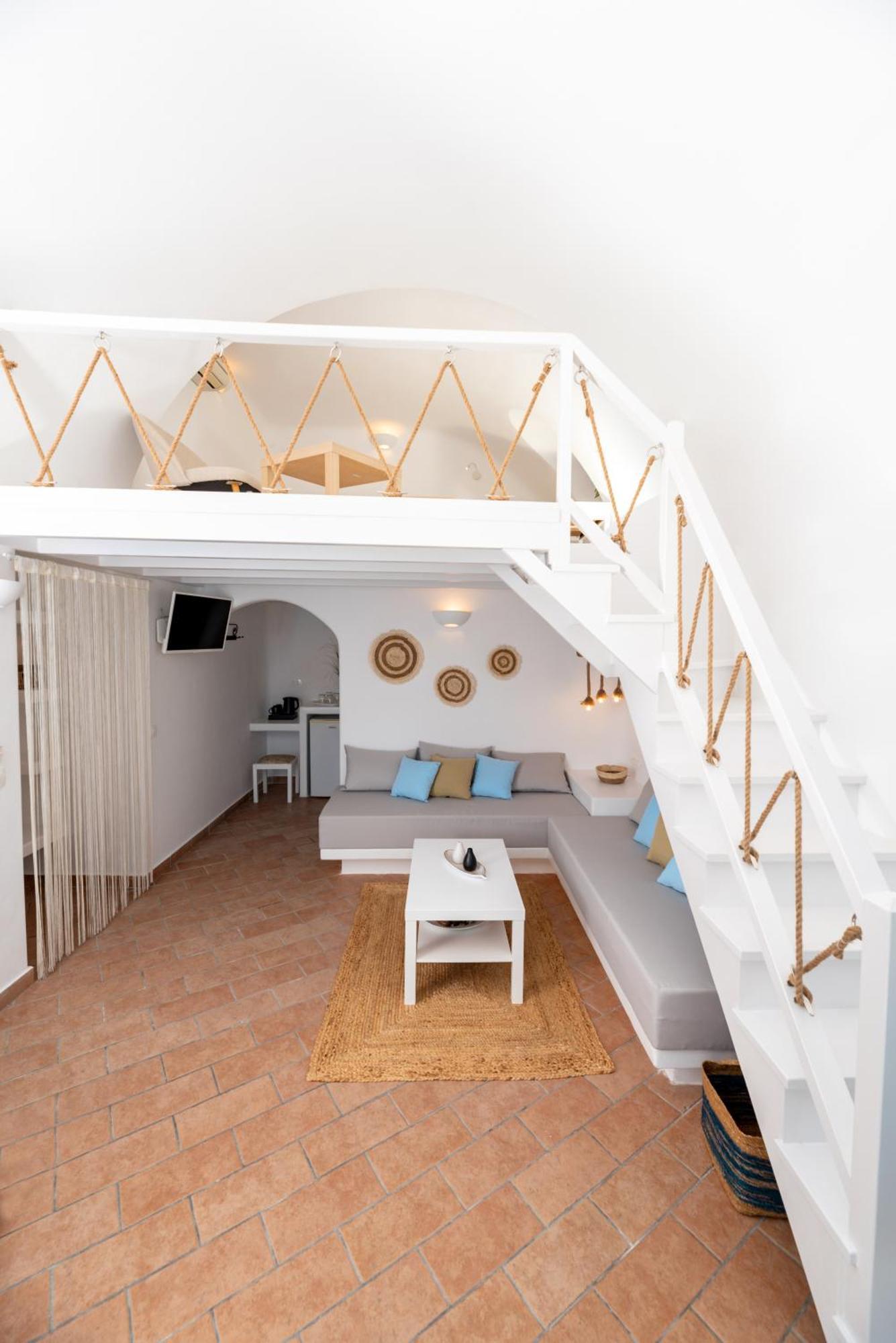 Hotel Seaside By Manos 3*