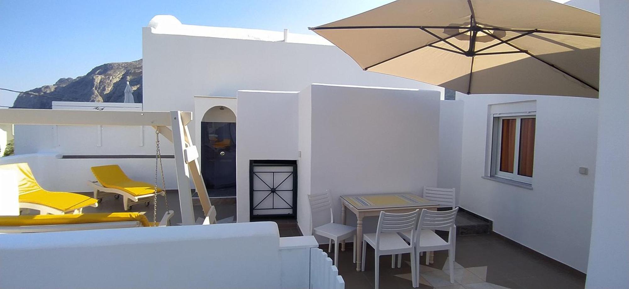 Apartment Chariot Santorini *
