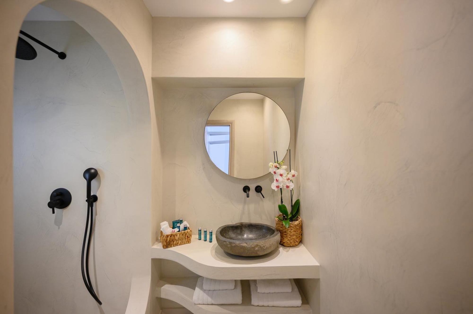 Aegean Diamonds Luxury Monolithos (Santorini)