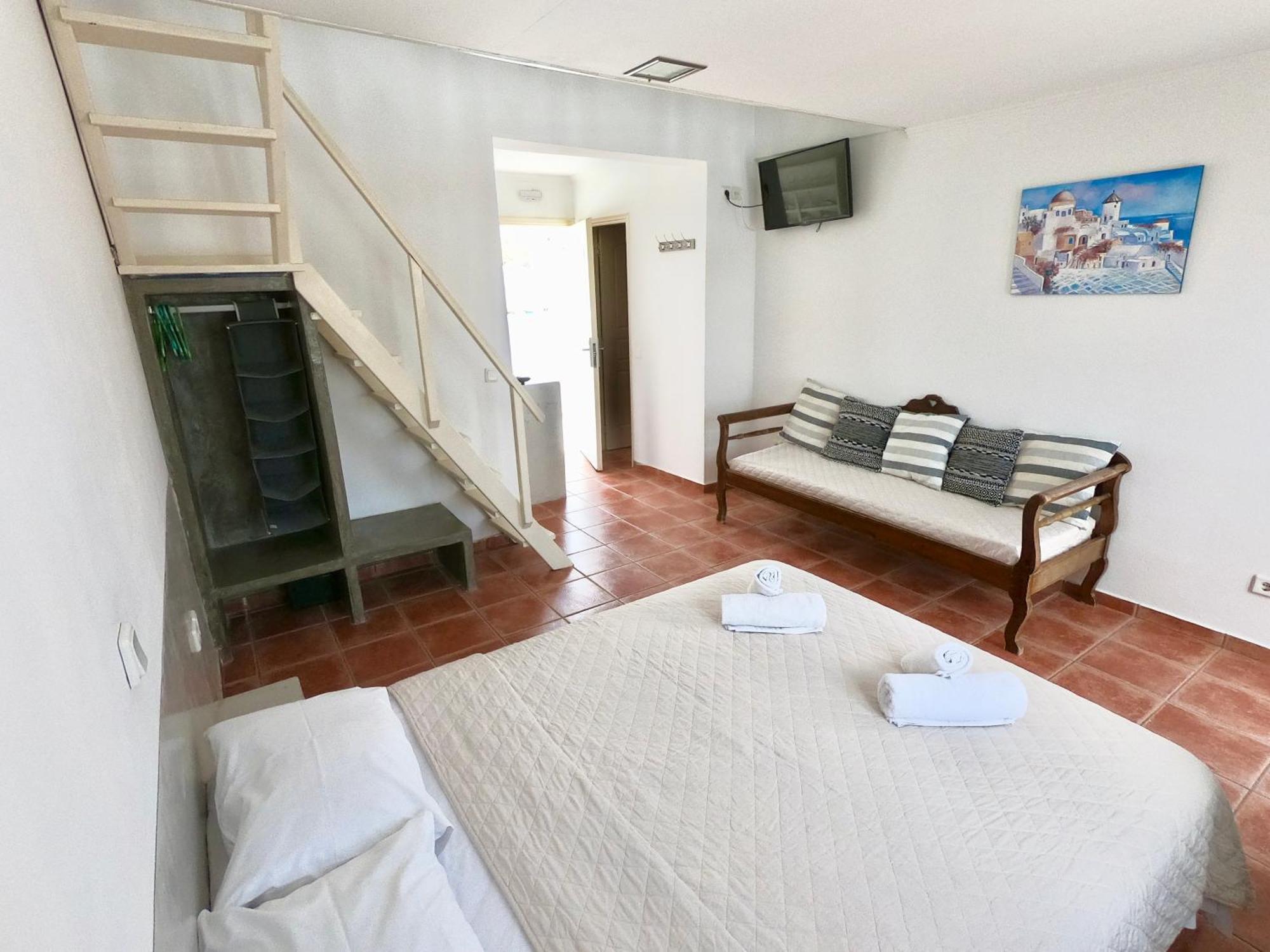 Anny & Aparthotel 3*
