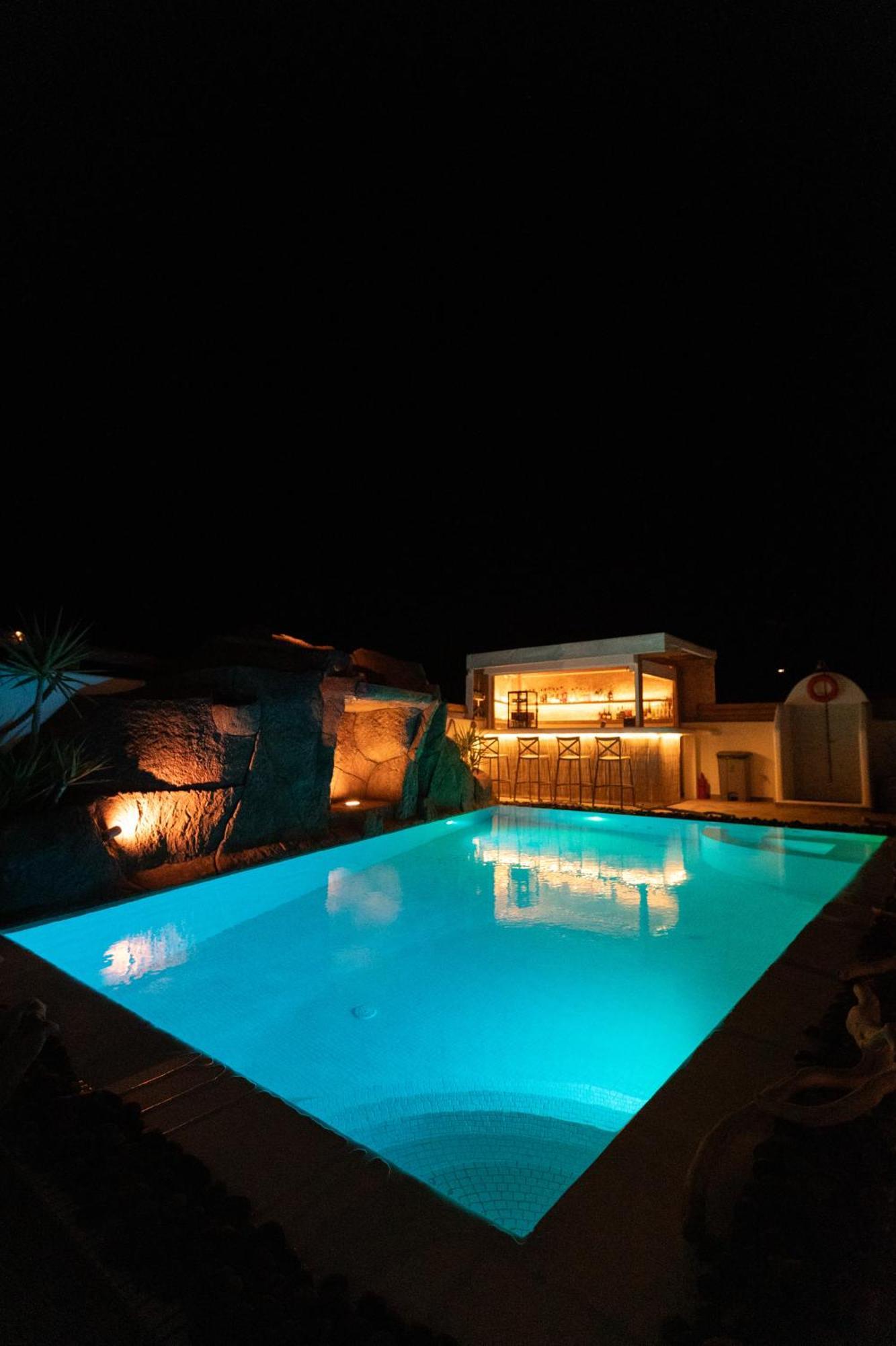 La Belle Vie - Santorini - Adults Only Apartamento Kamári