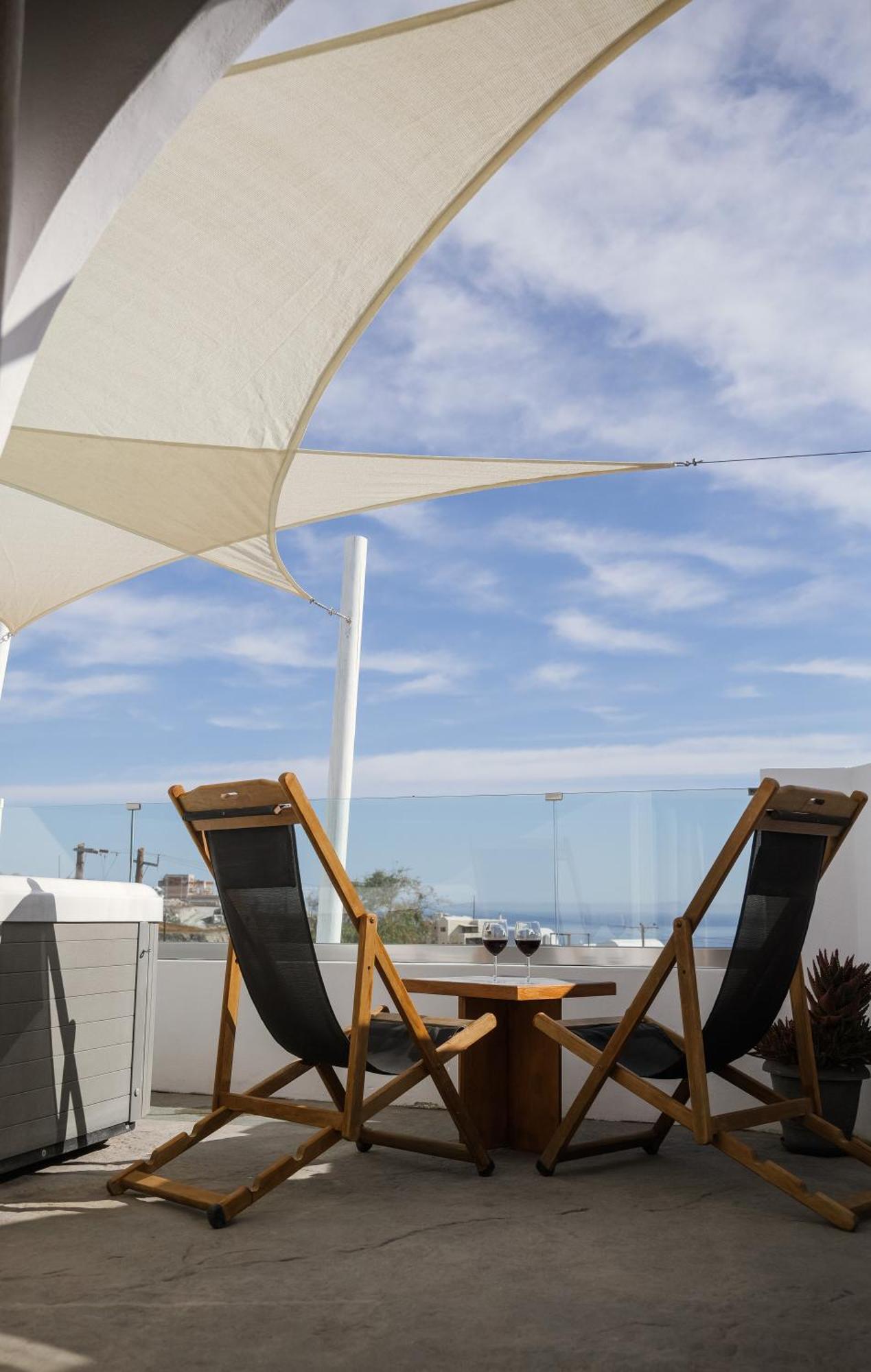 Villa Valery Fira (Santorini)