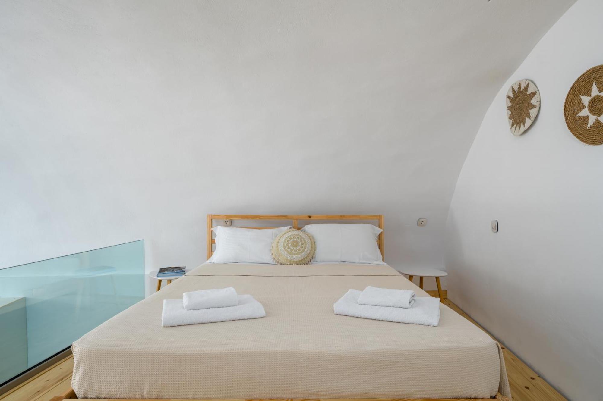 Angeleve With Private Jacuzzi Fira (Santorini)