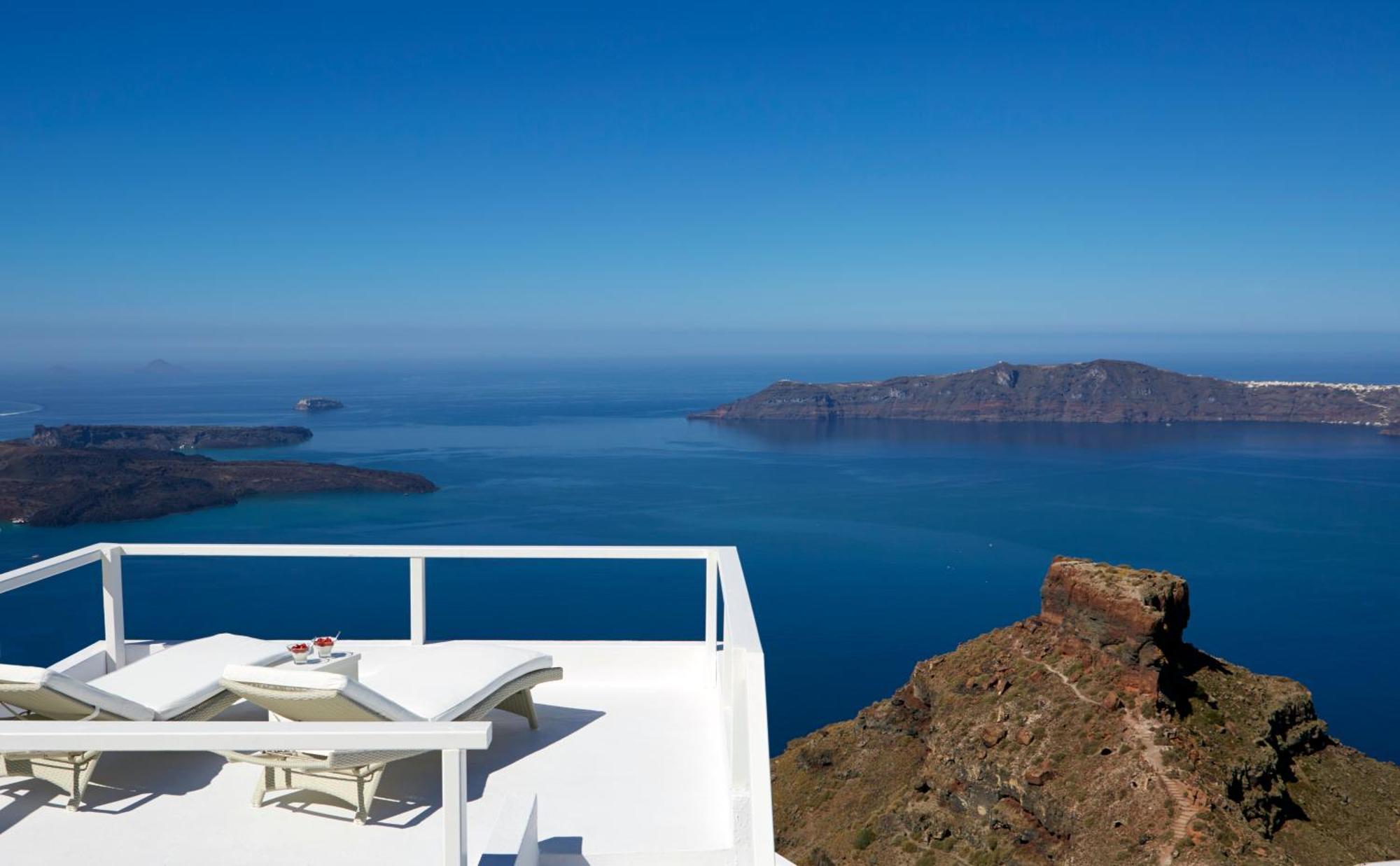 Whitedeck Santorini Hotel 3*