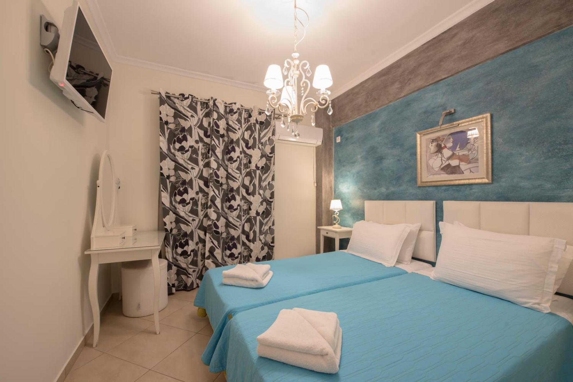 Rose 3* Fira (Santorini)