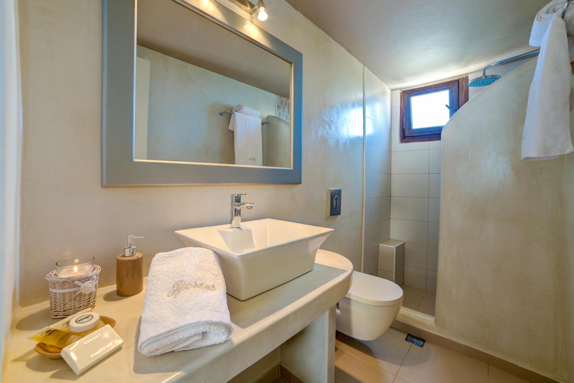 Ifestos Aparthotel Fira (Santorini)