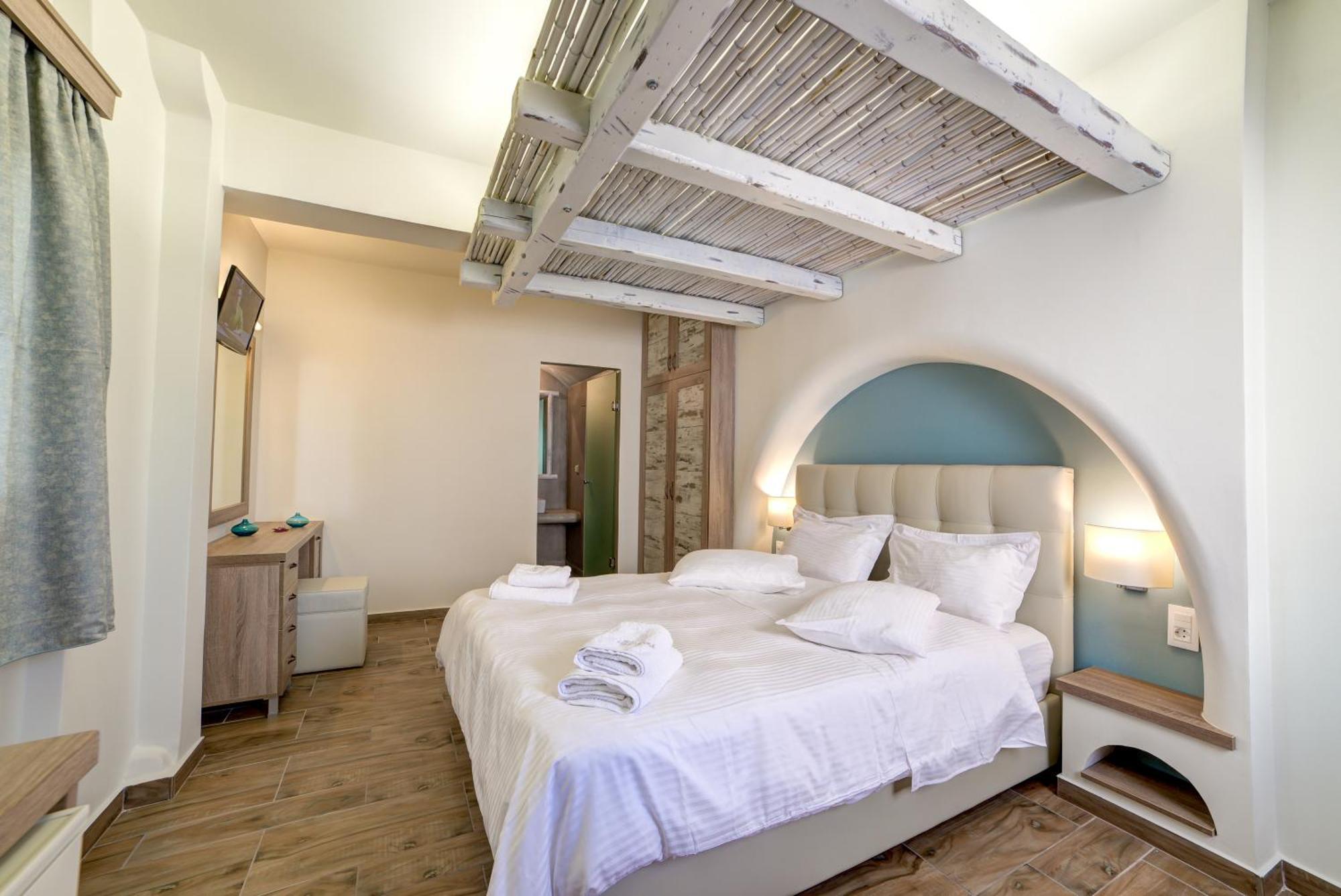 Ifestos Aparthotel Fira (Santorini)