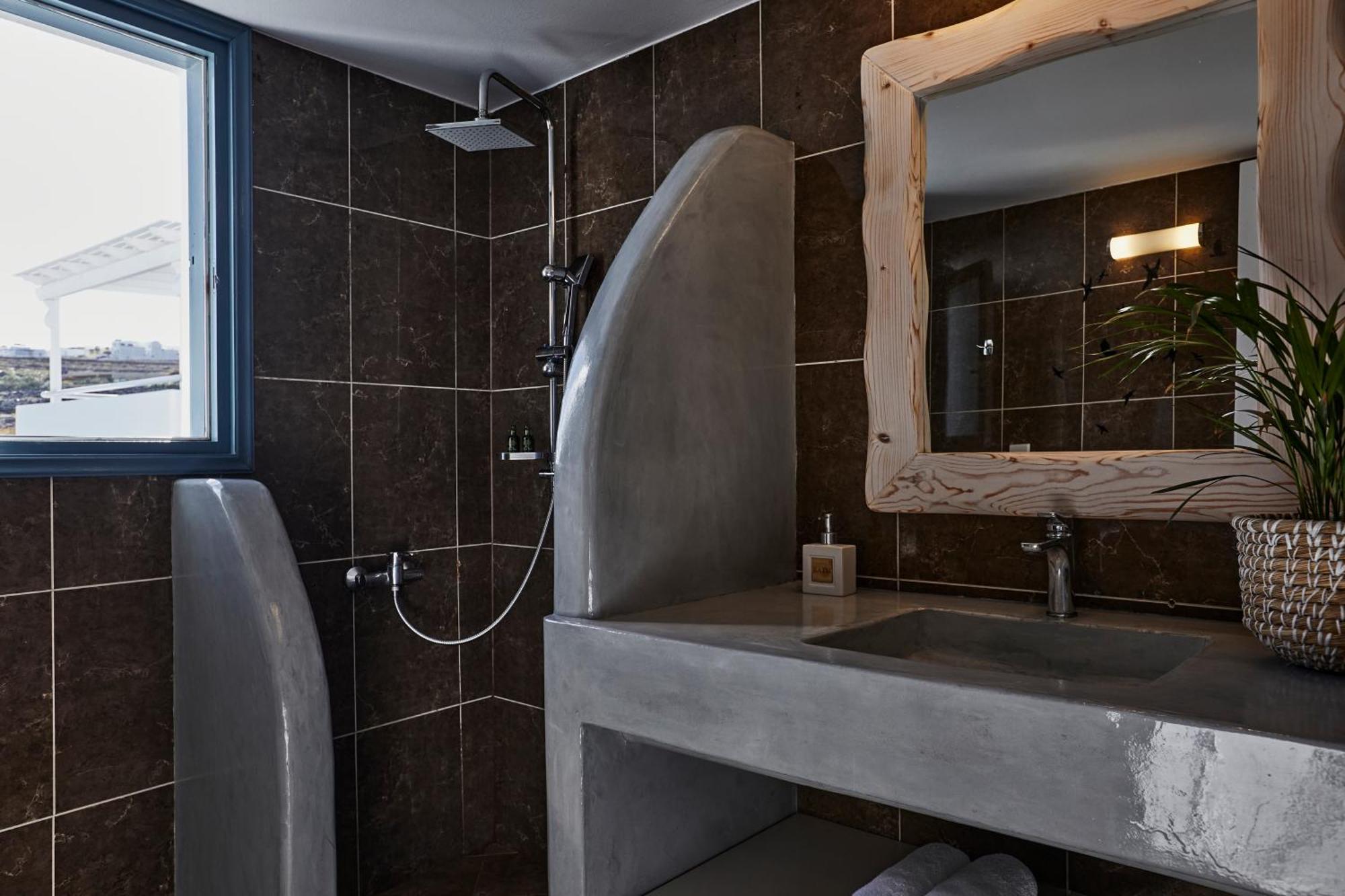 Hotel Athiri Santorini 3*