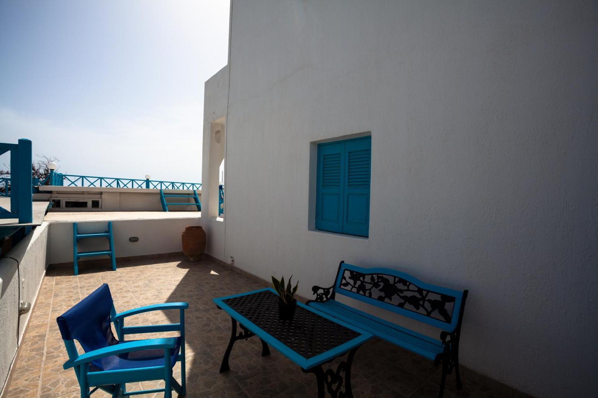 Stella's Place, Vlichada