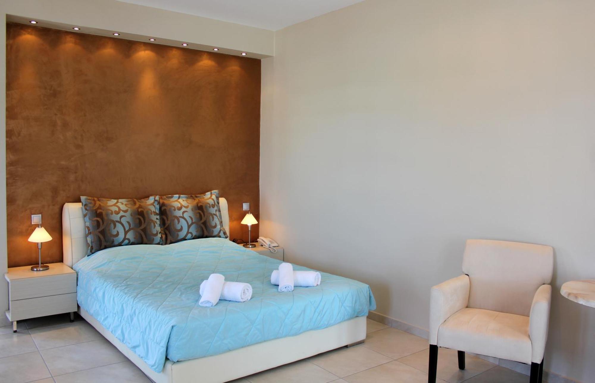Nautilus Dome 3* Fira (Santorini)