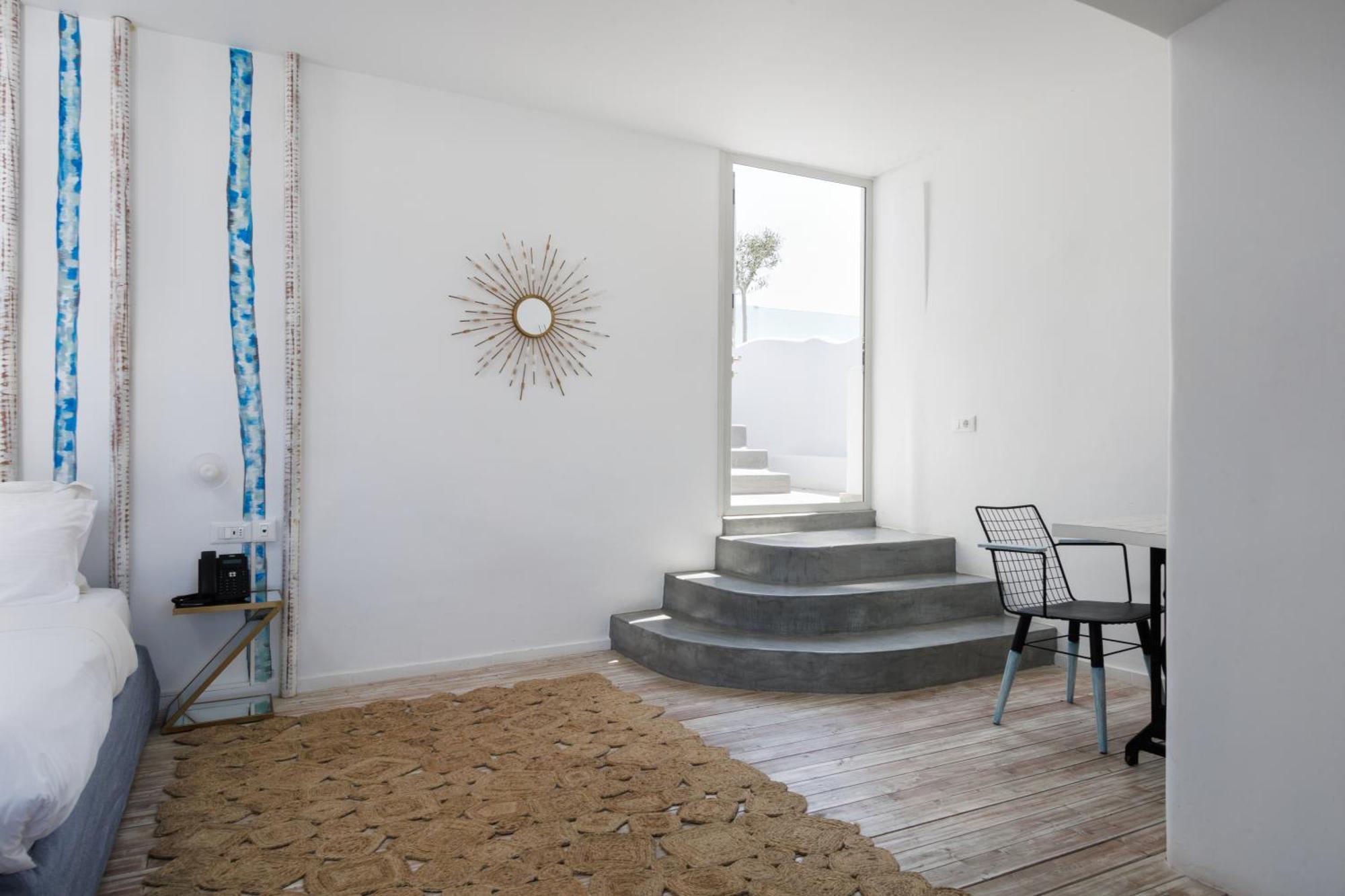 The Museum Project Hotel Oia (Santorini)