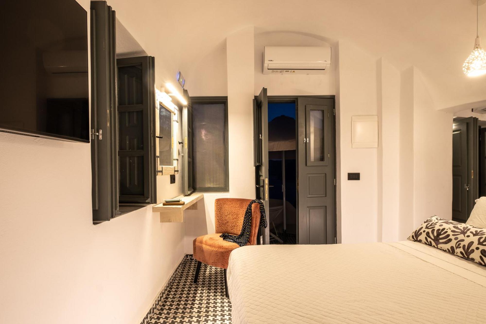 Amaya Selection Of Oia (Santorini)