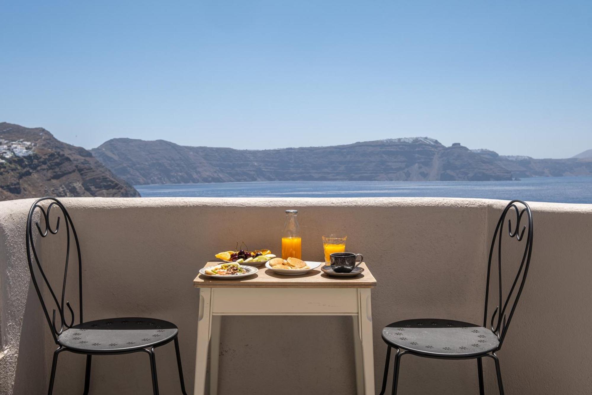 Amaya Selection Of Oia (Santorini)