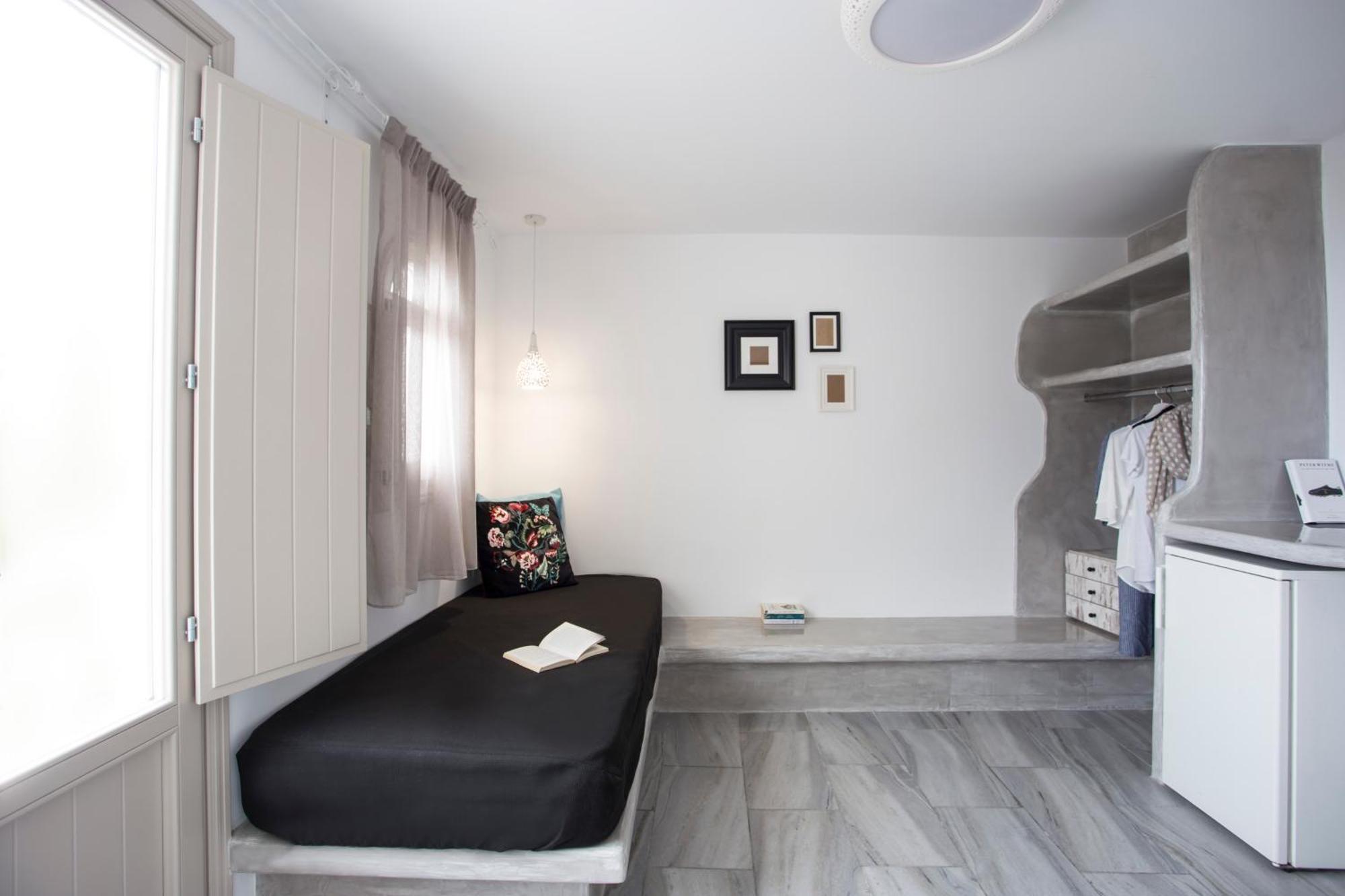 Hotel Theartemis Perissa (Santorini)