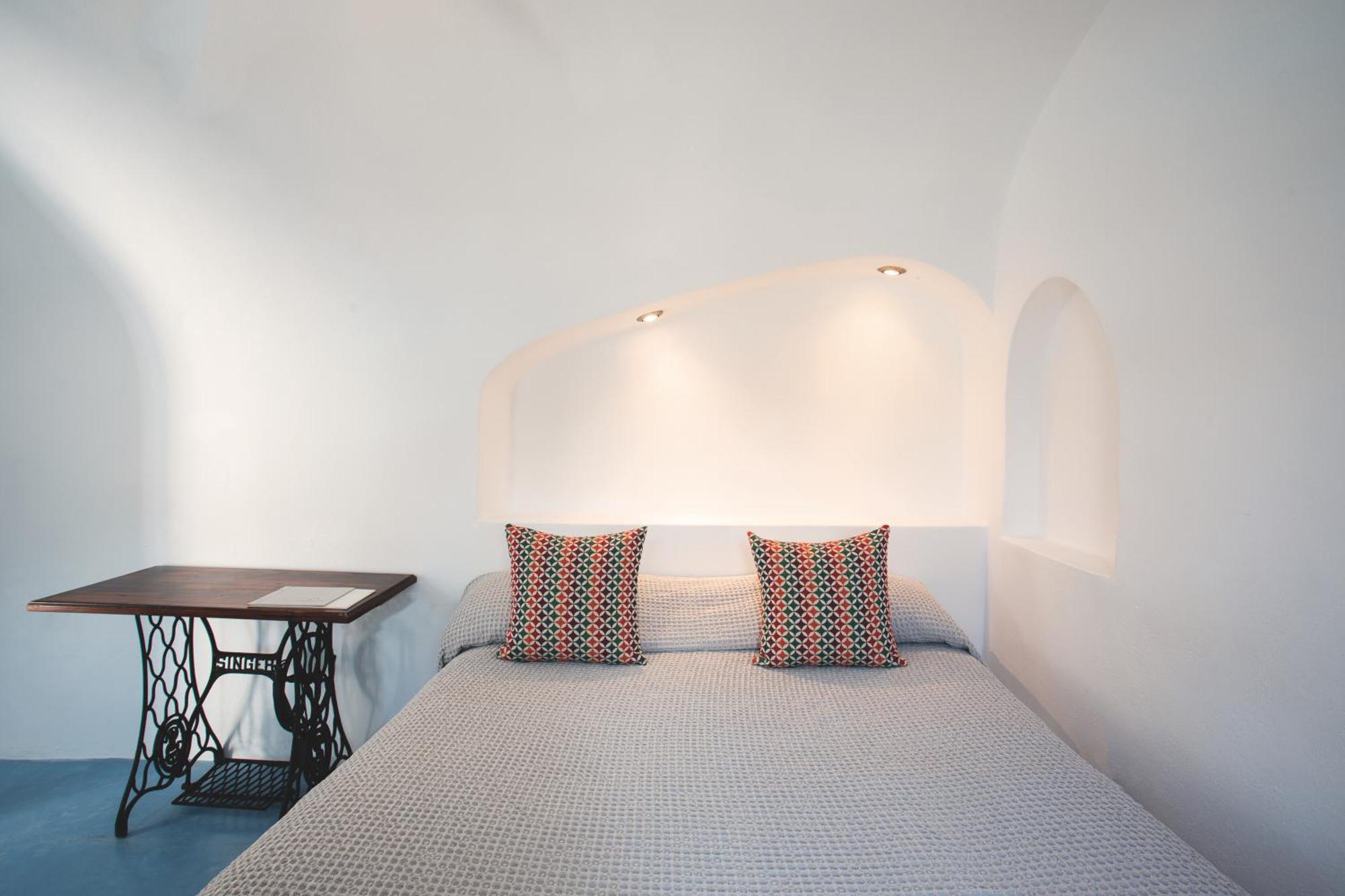 Remezzo Hotel Imerovigli (Santorini)