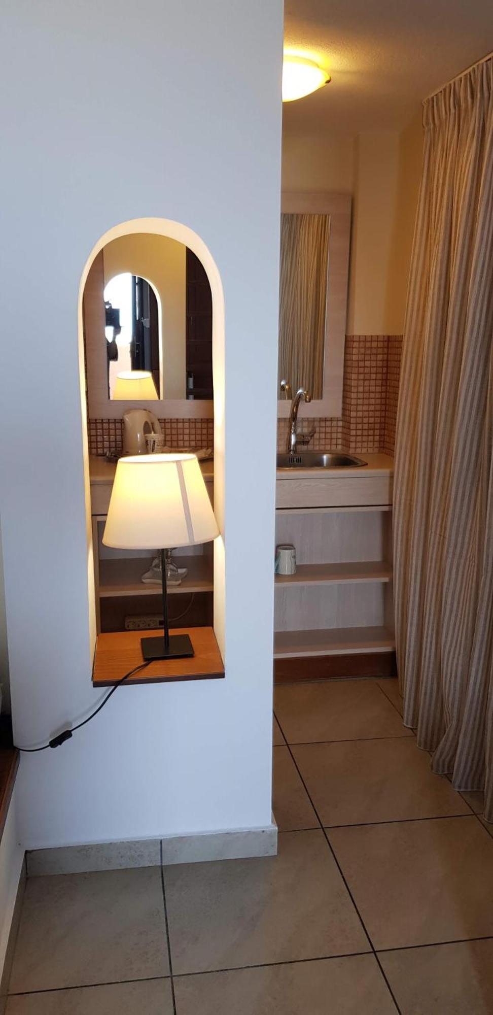 Abelonas Village Aparthotel *