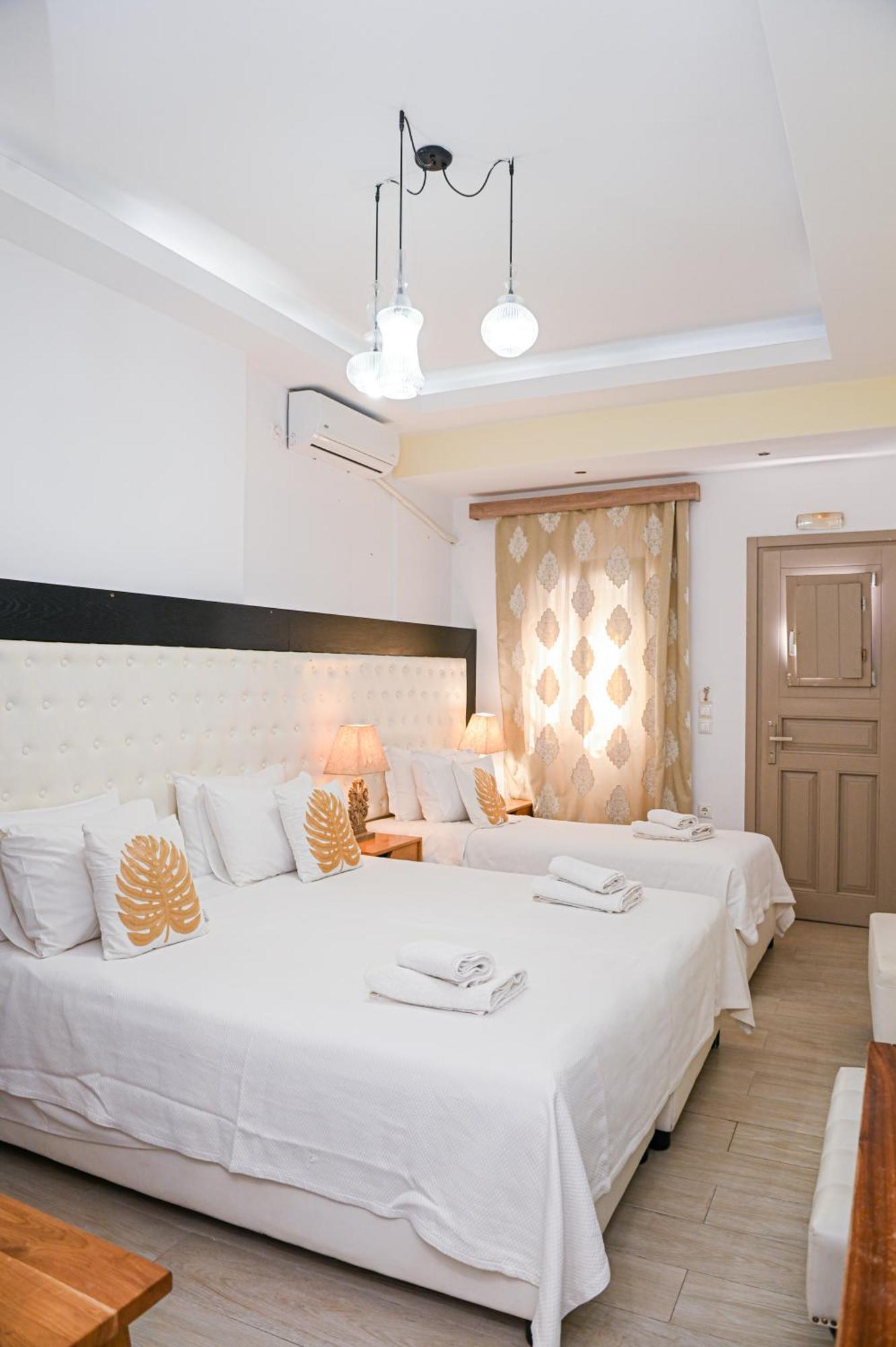 Georgia Pelekanou Fira (Santorini)