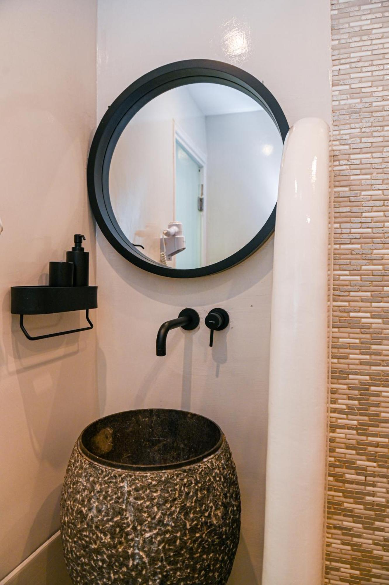 Georgia Pelekanou Apartment *